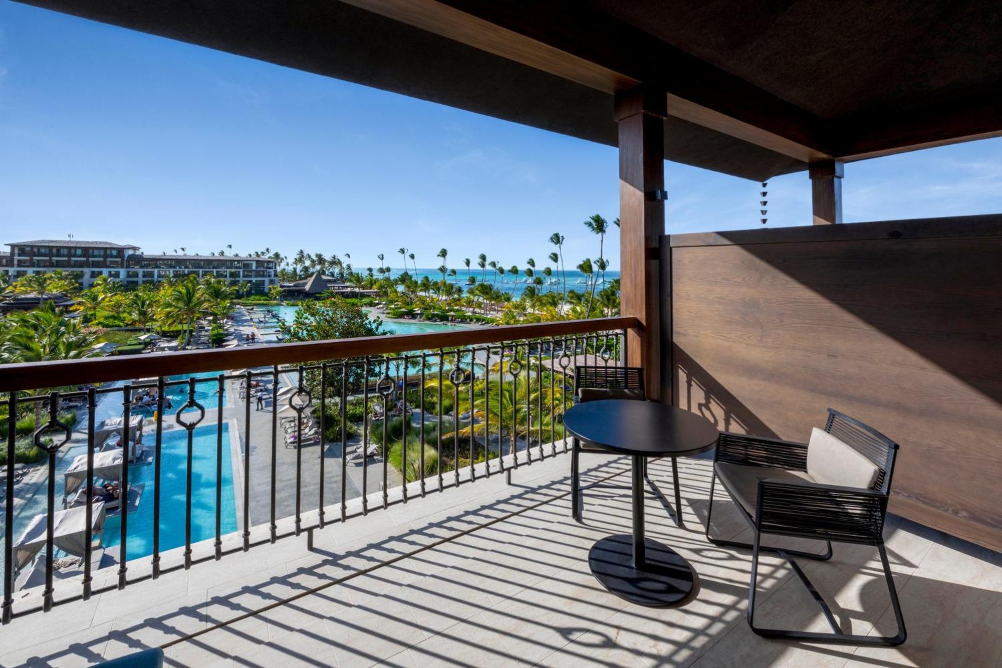 Resort Junior Suite mit Kingsize-Bett und Meerblick