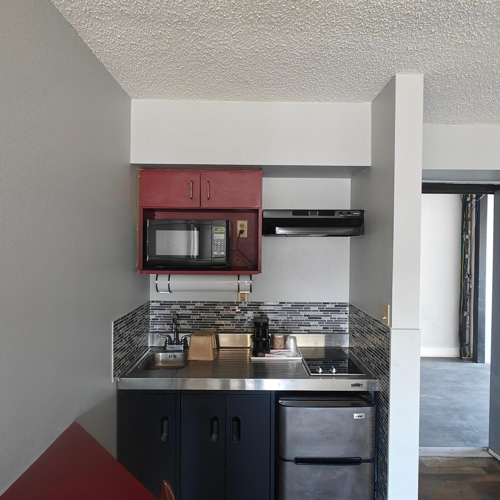 Presidential Suite Kitchenette,1500104998:JPEG