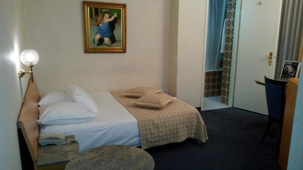 Quarto Duplo