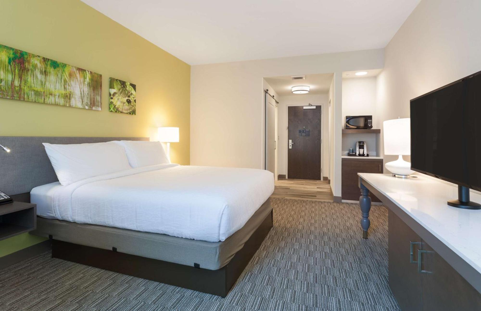 King Room with Pool View,1499292412:JPEG