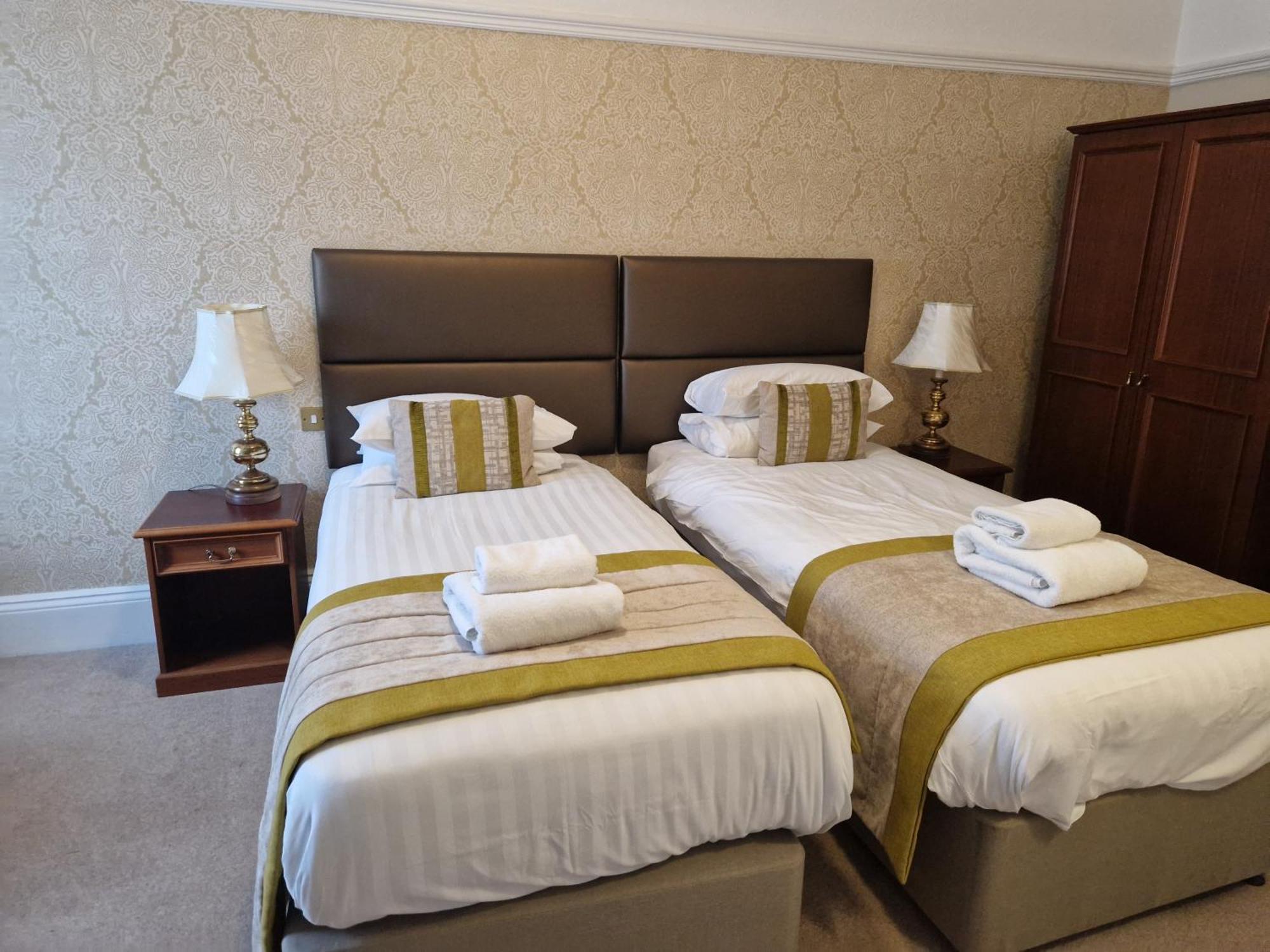 Standaard kamer met 2 aparte bedden en Uitzicht op Zee