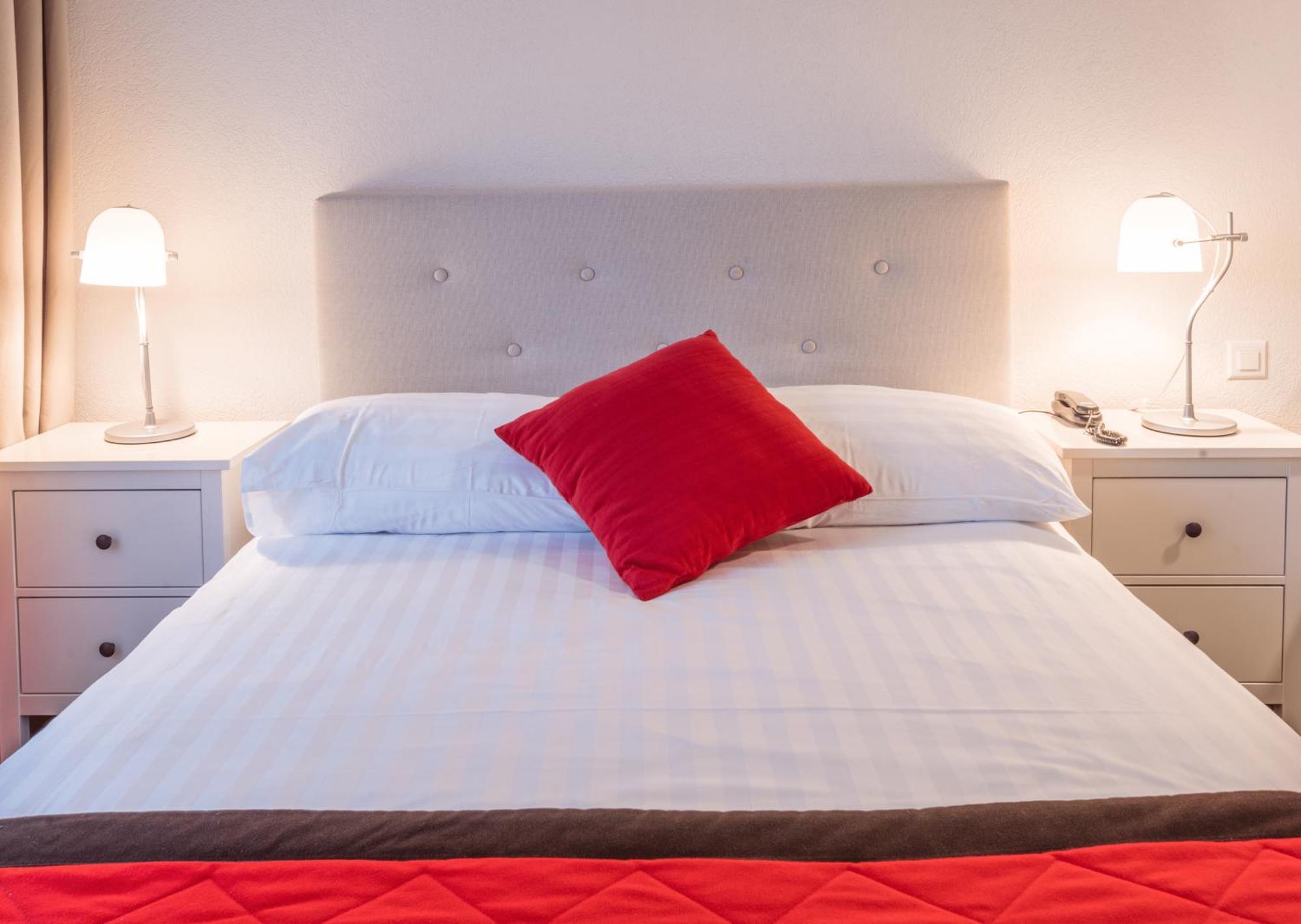 Hébergement Lit Queen-Size Confort - Côté Ville