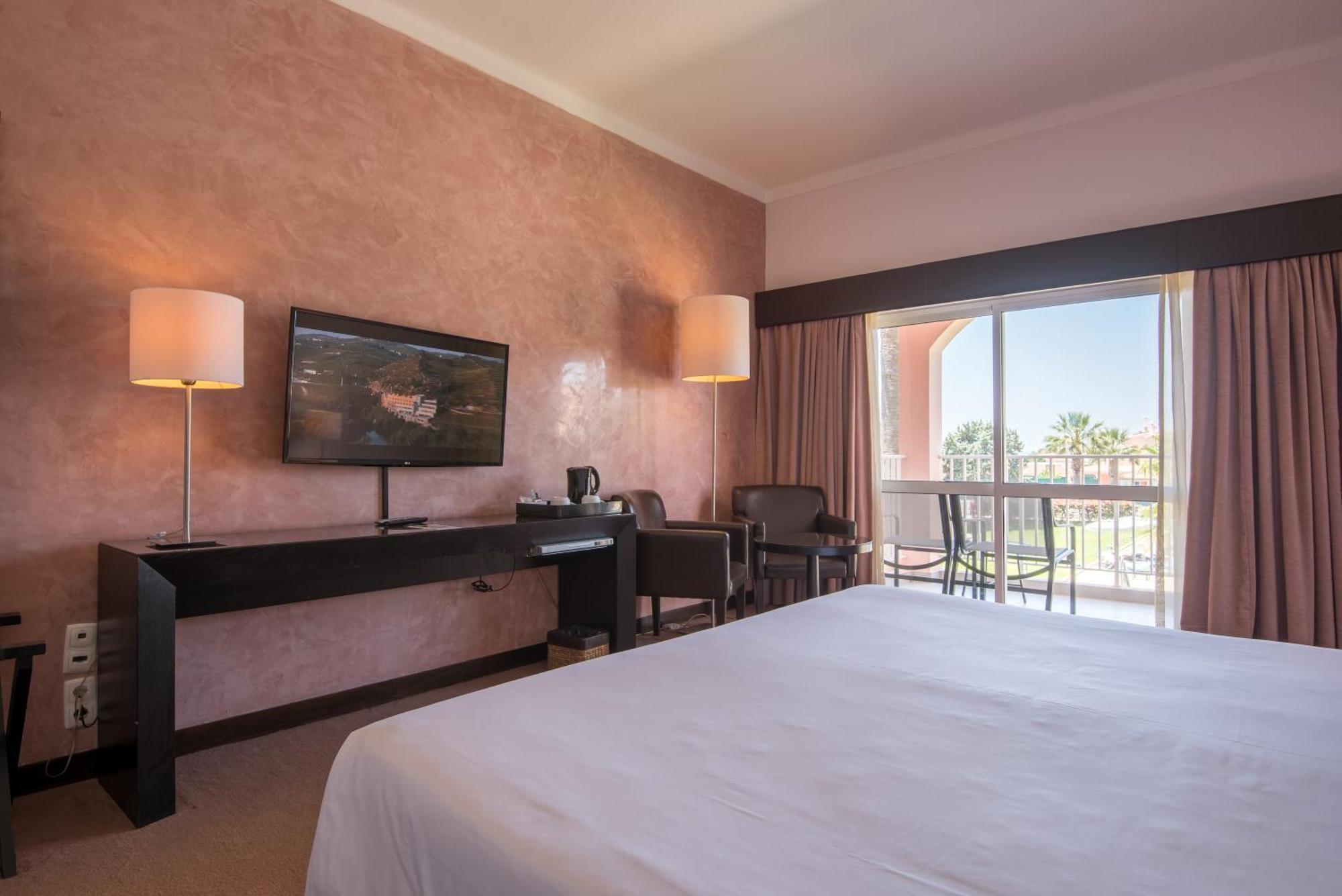 Quarto Duplo ou Twin com Vista Piscina