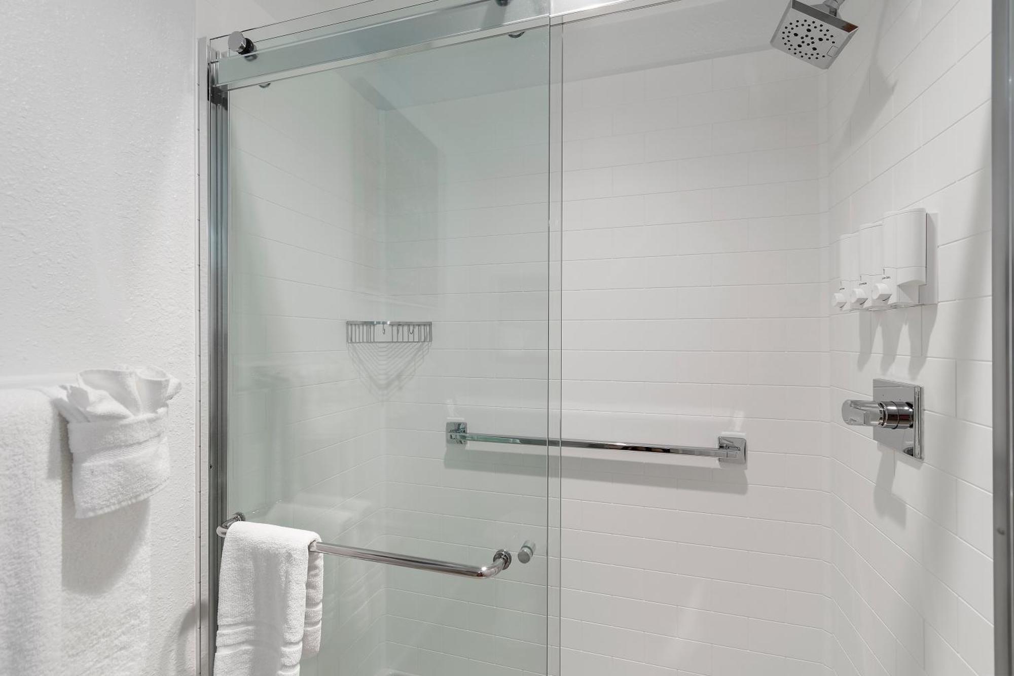 Standard King Room with Ocean Front View