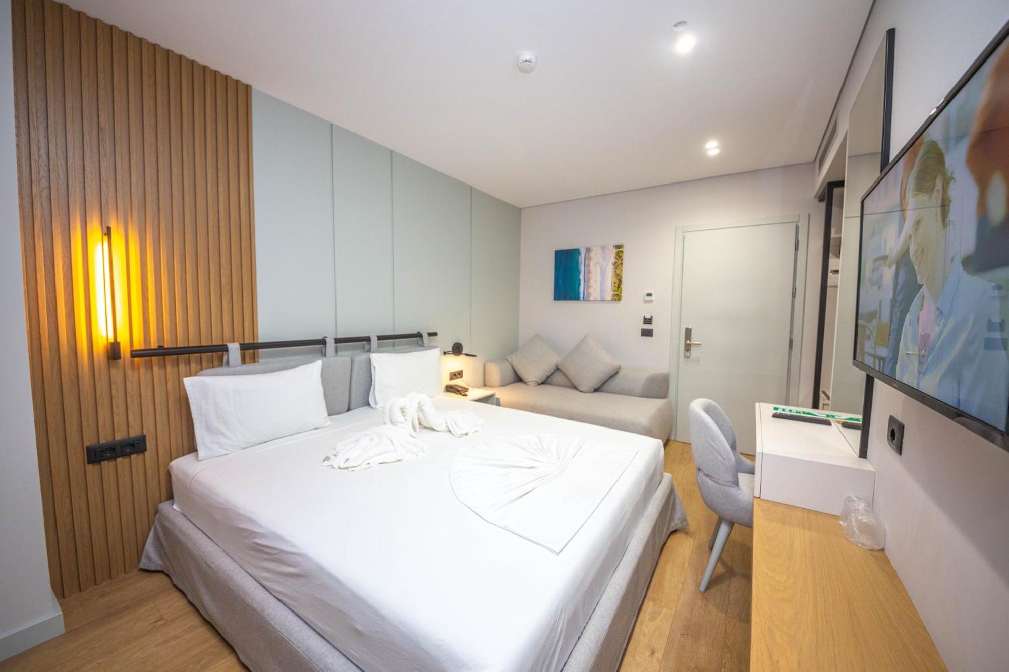Familiensuite mit Balkon und Meerblick