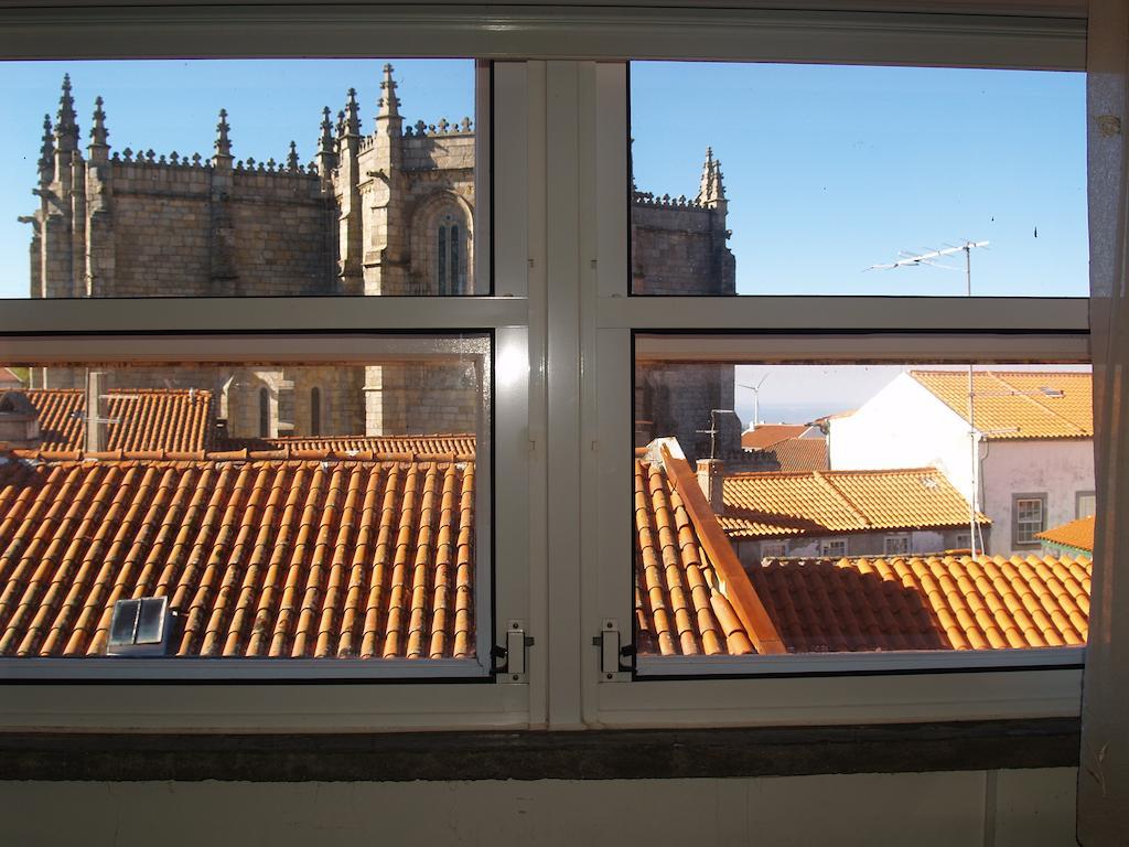 Quarto Familiar (2 Adultos + 2 Crianças)