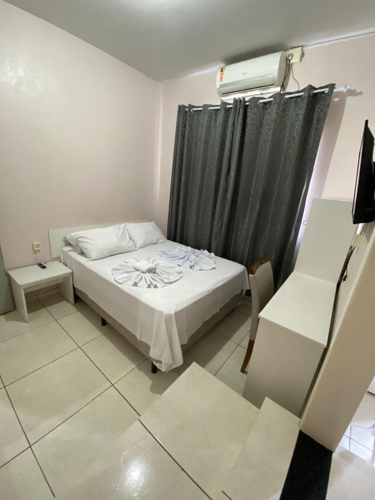 Quarto com Cama de Casal ou 2 de Solteiro