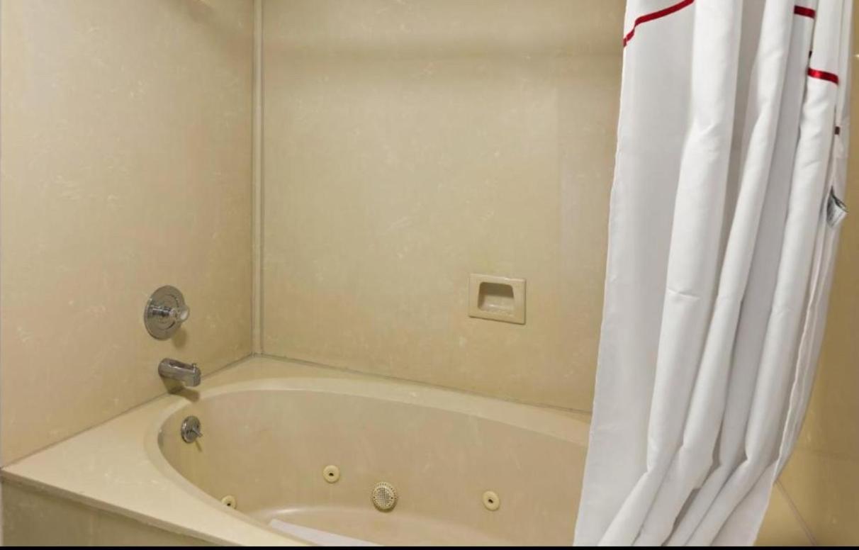 Superior King Room with Jetted Tub Non-Smoking,1536036835:JPEG