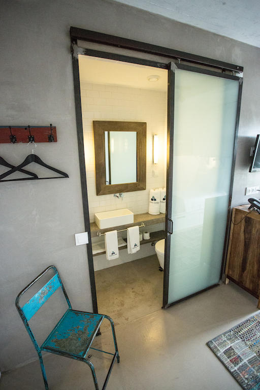 Quarto Twin Standard