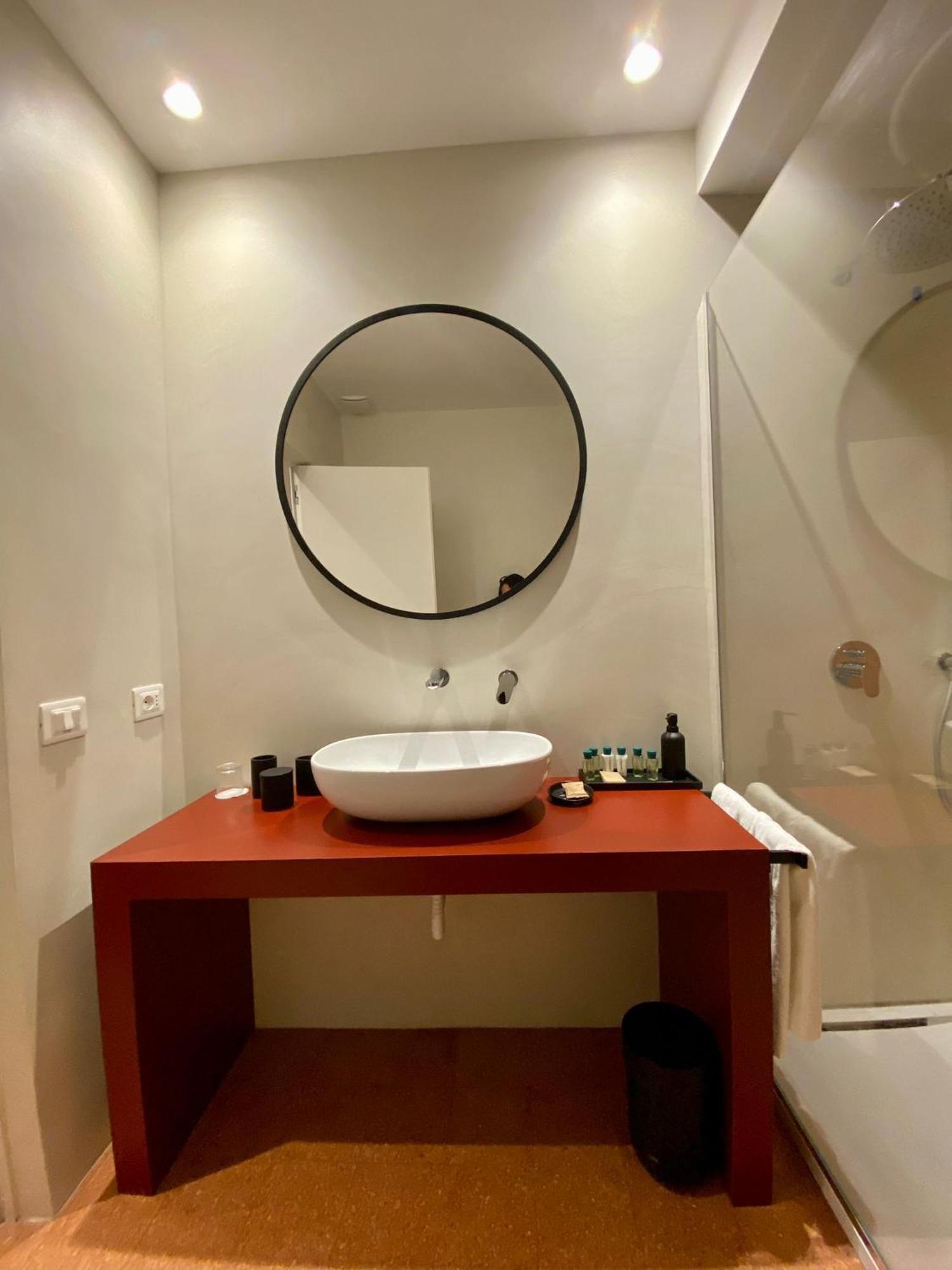 Vierbettzimmer mit Badewanne