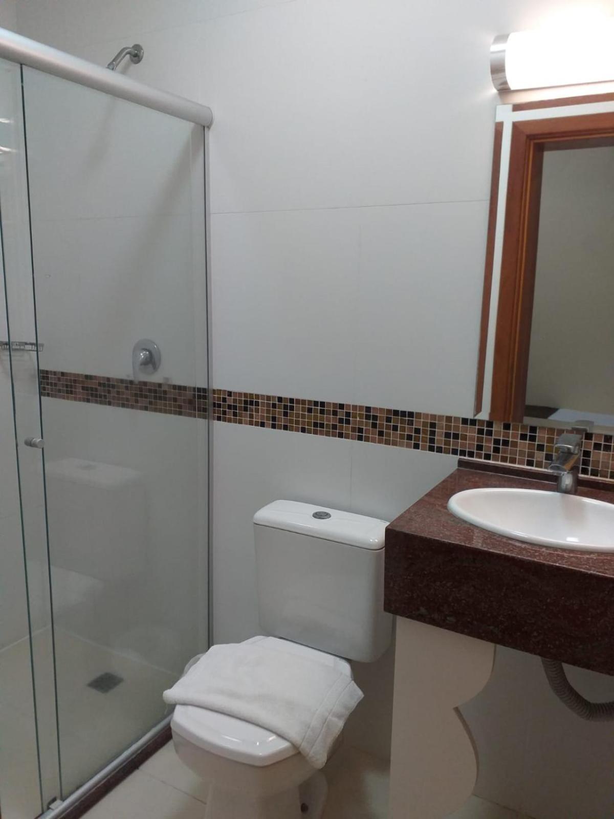 Quarto Individual Econômico