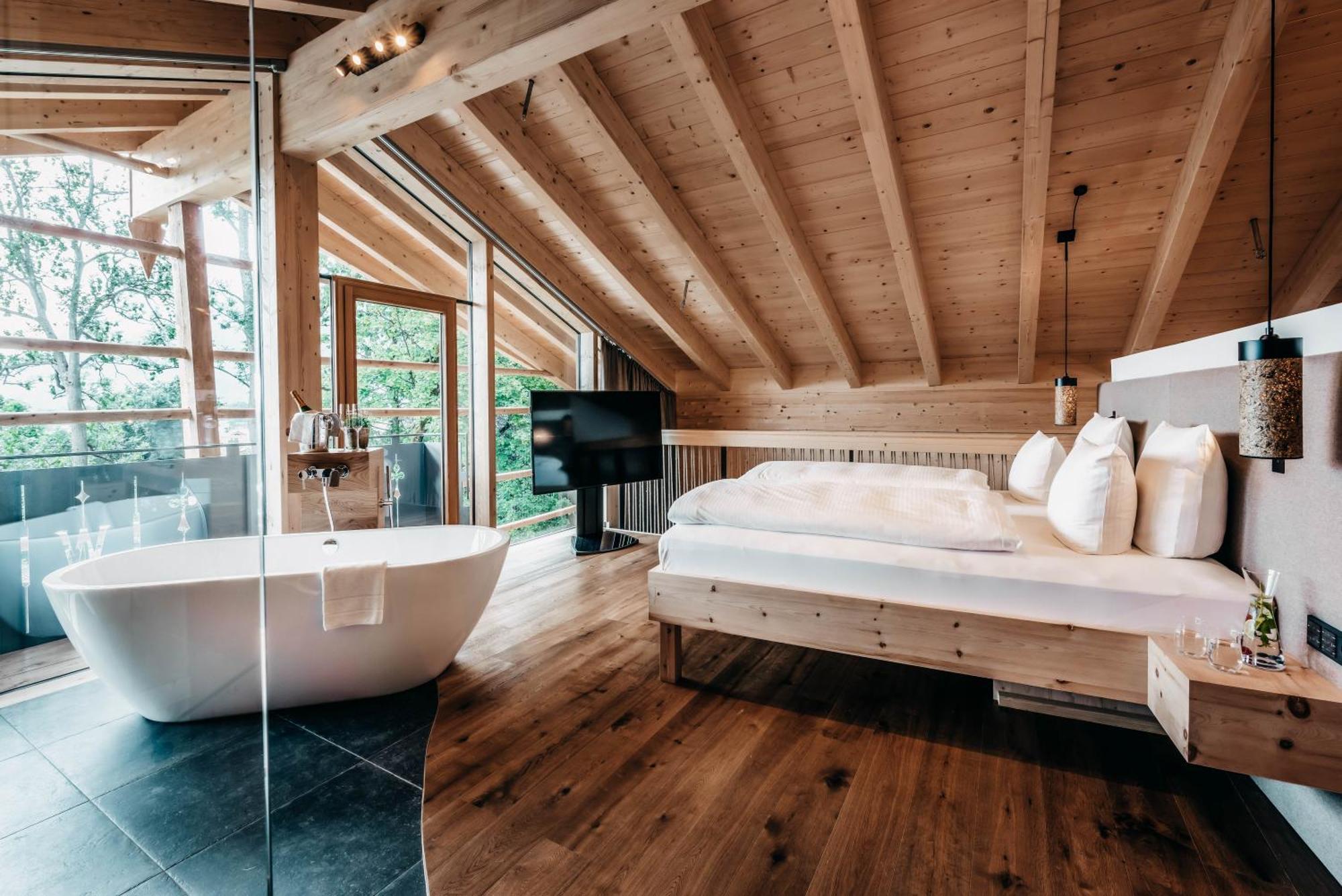 Chalet Suite,1527257023:JPEG