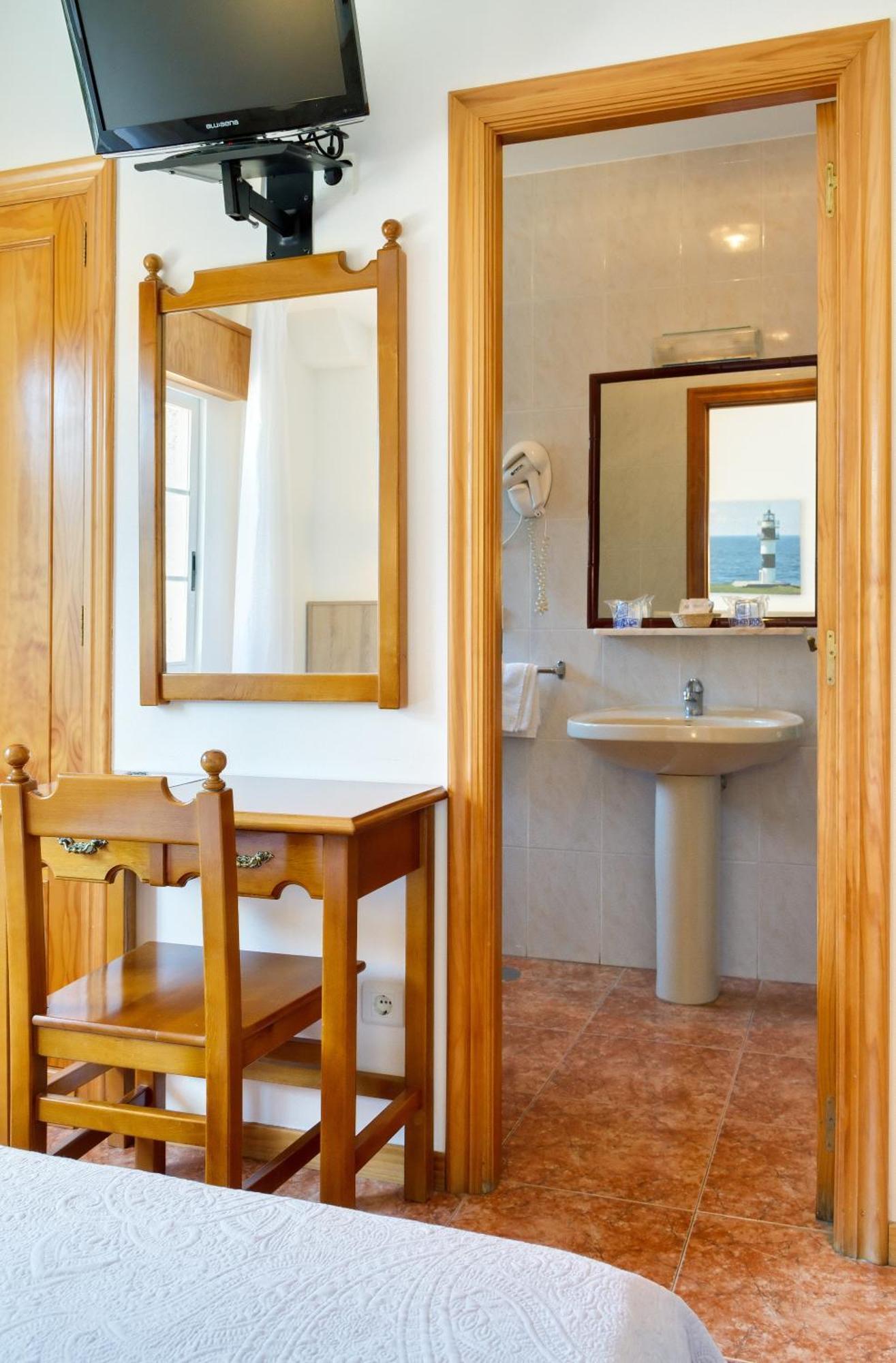 Classic Triple Room,1278905509:JPEG