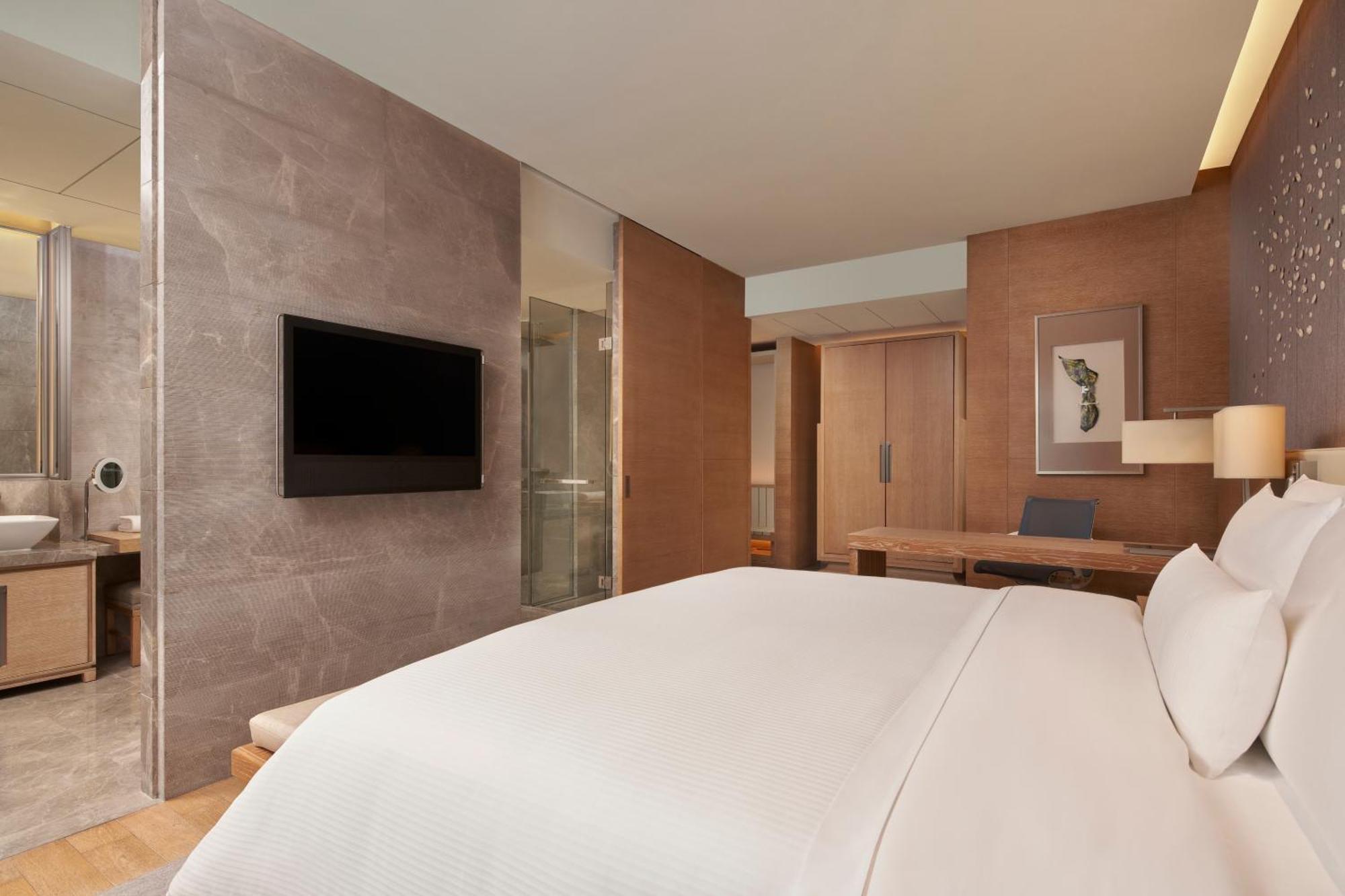 Executive Deluxe King Room,1547025961:JPEG