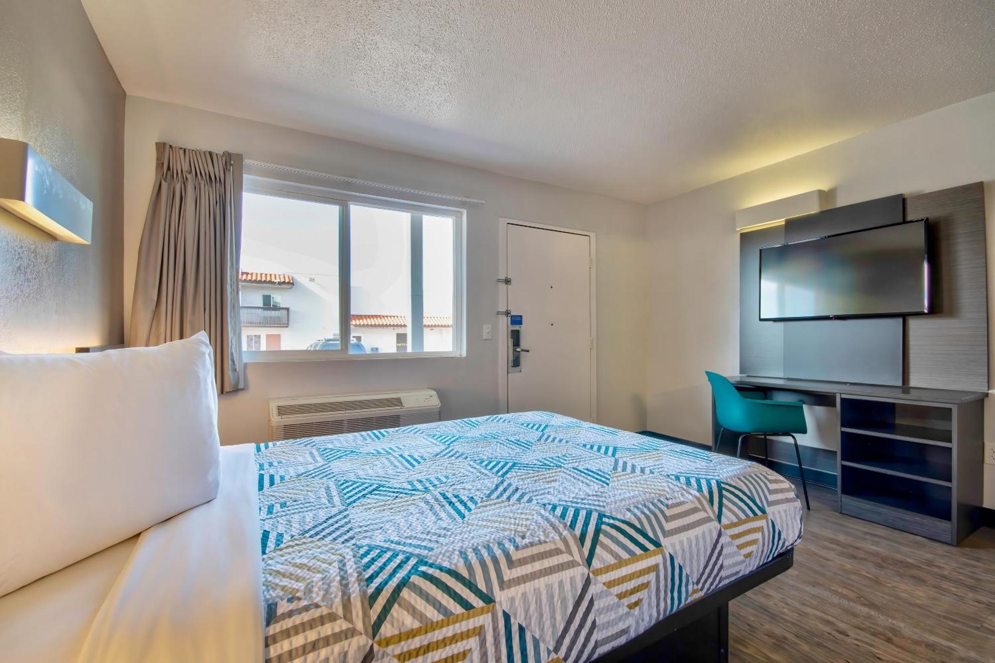 Deluxe Quadruple Room - Smoking