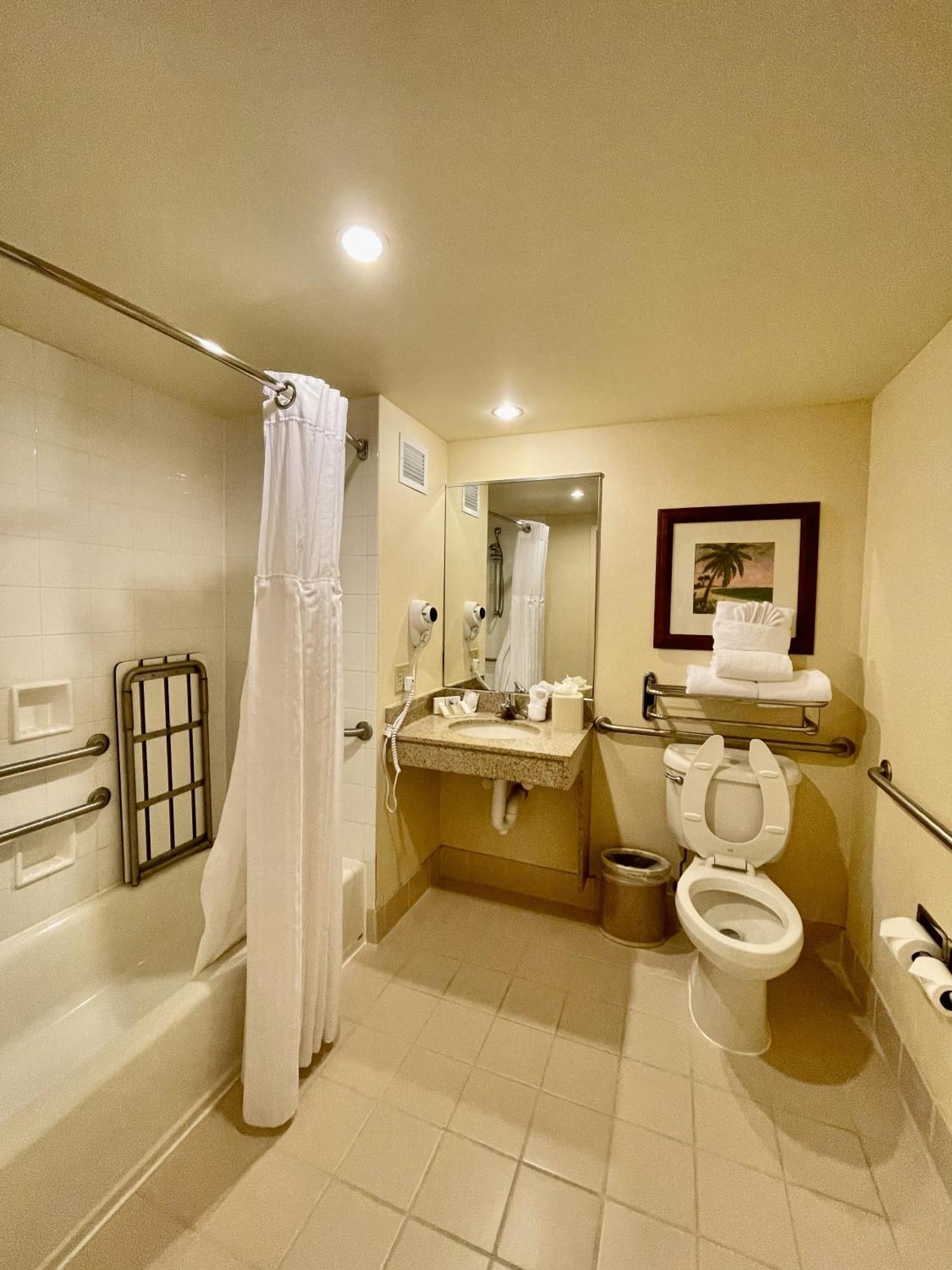 Quarto Queen com 2 Camas Queen-size - Acessível para Hóspedes com Mobilidade/ Capacidade Auditiva Reduzida