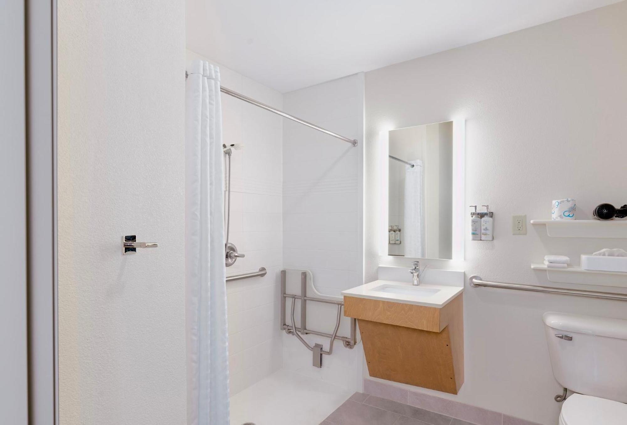 Suite with Two Double Beds - Hearing Accessible