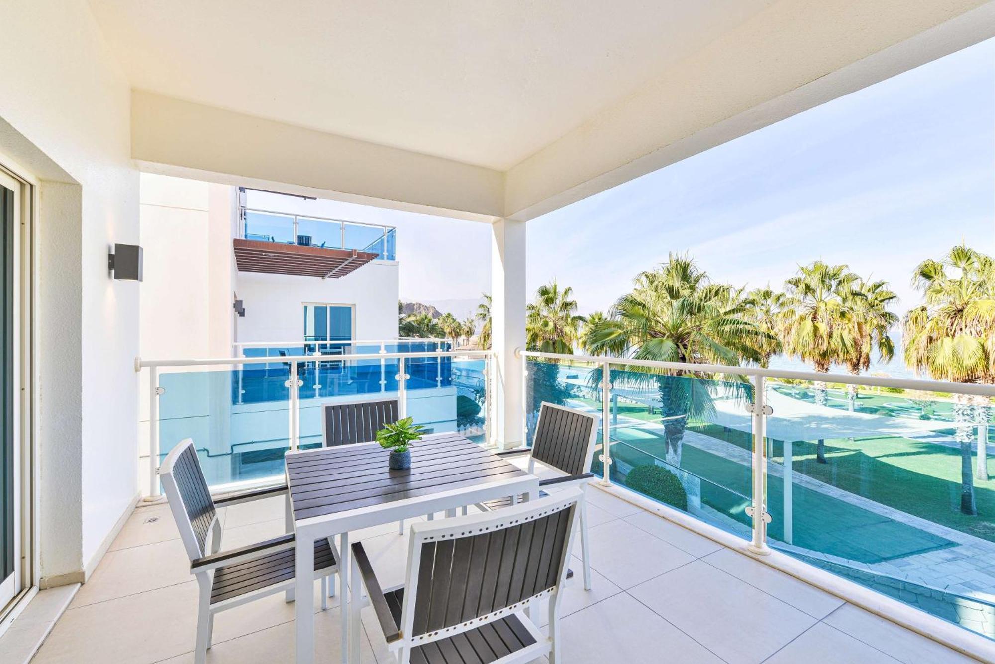 Three-Bedroom Suite Balcony Ocean View,1533326467:JPEG