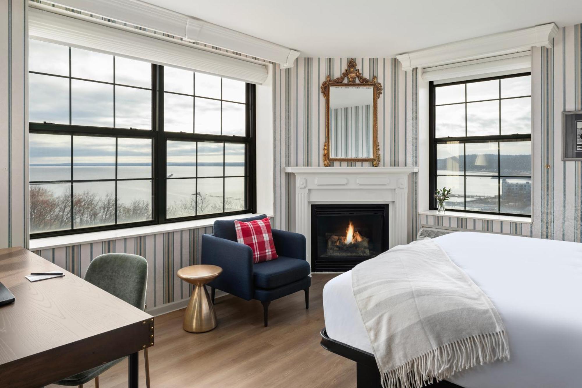 King Room Lake View,1535477617:JPEG