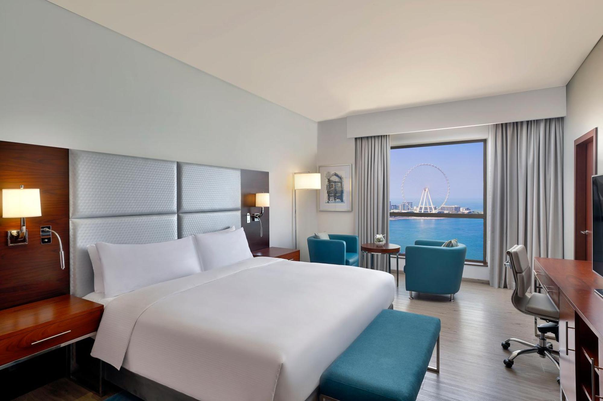 Familiesuite met 3 Slaapkamers, Balkon en Uitzicht op Zee