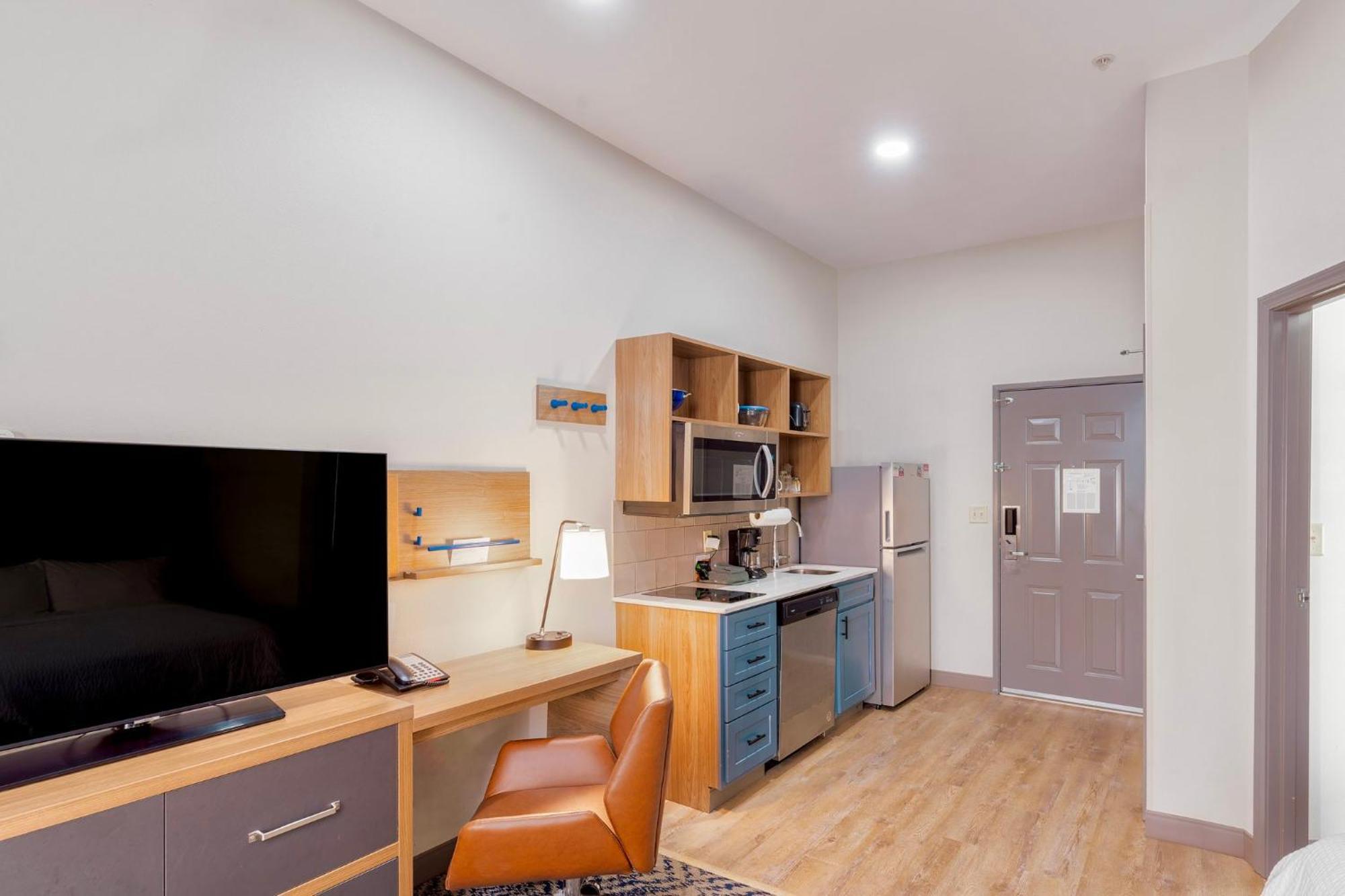 Studio Suite with Two Double Beds