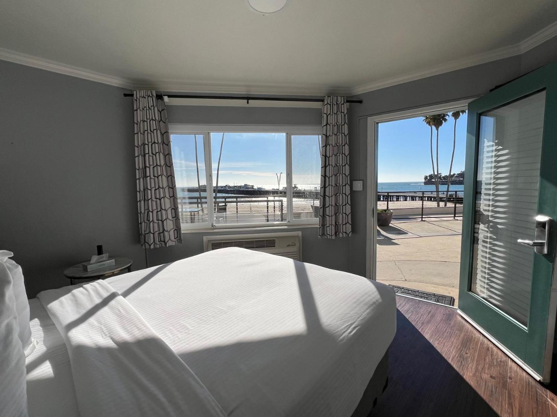 Partial Ocean View King Bed,1706853414:JPEG
