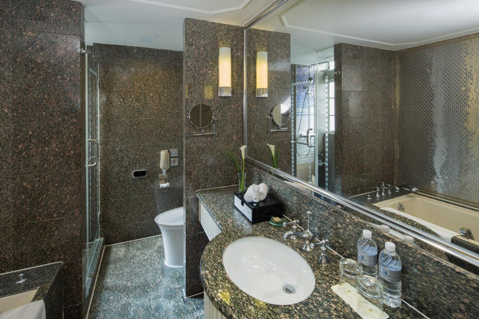 Deluxe Suite-Cathay Building