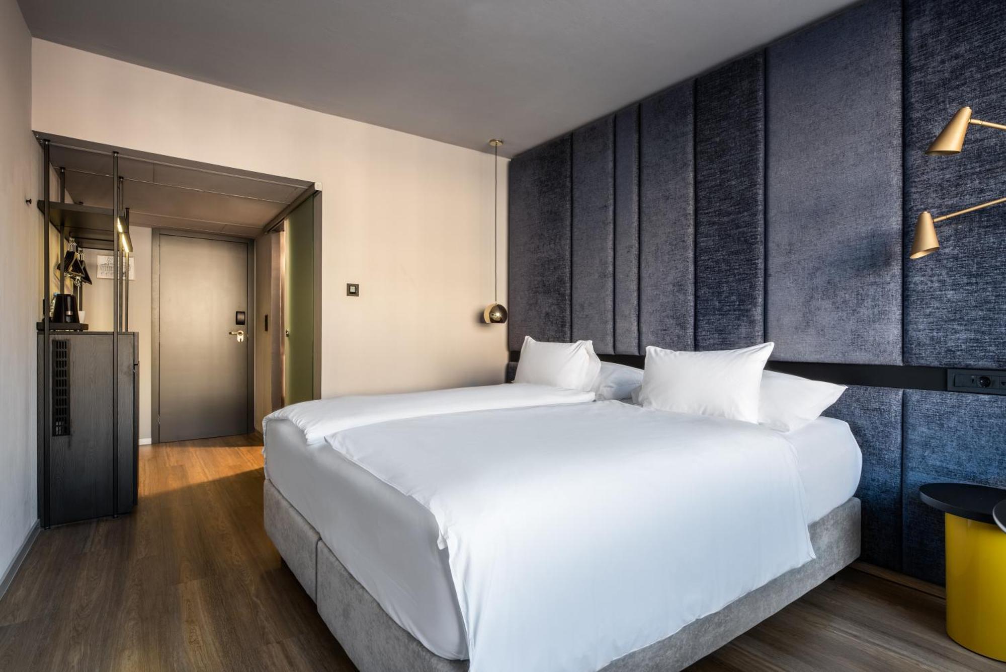 Premier Double Room,1535692942:JPEG
