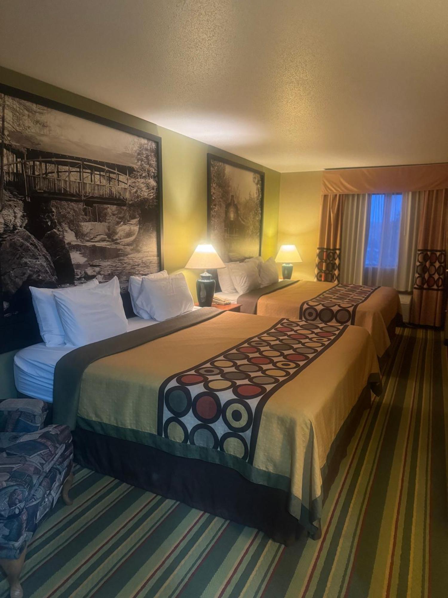 Queen Room with Two Queen Beds - Non-Smoking