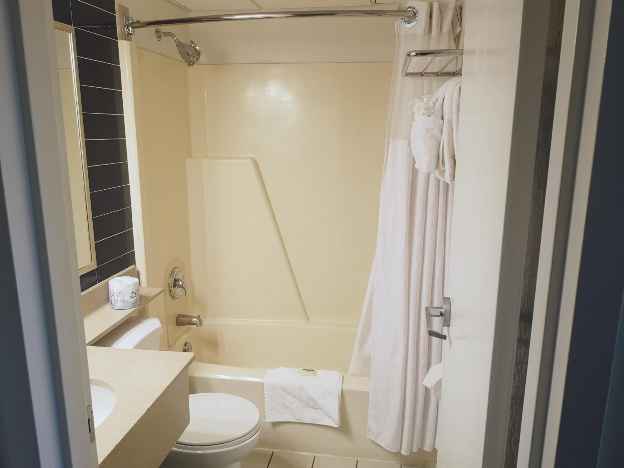 Quarto Queen com 2 Camas Queen-Size - Não Fumantes