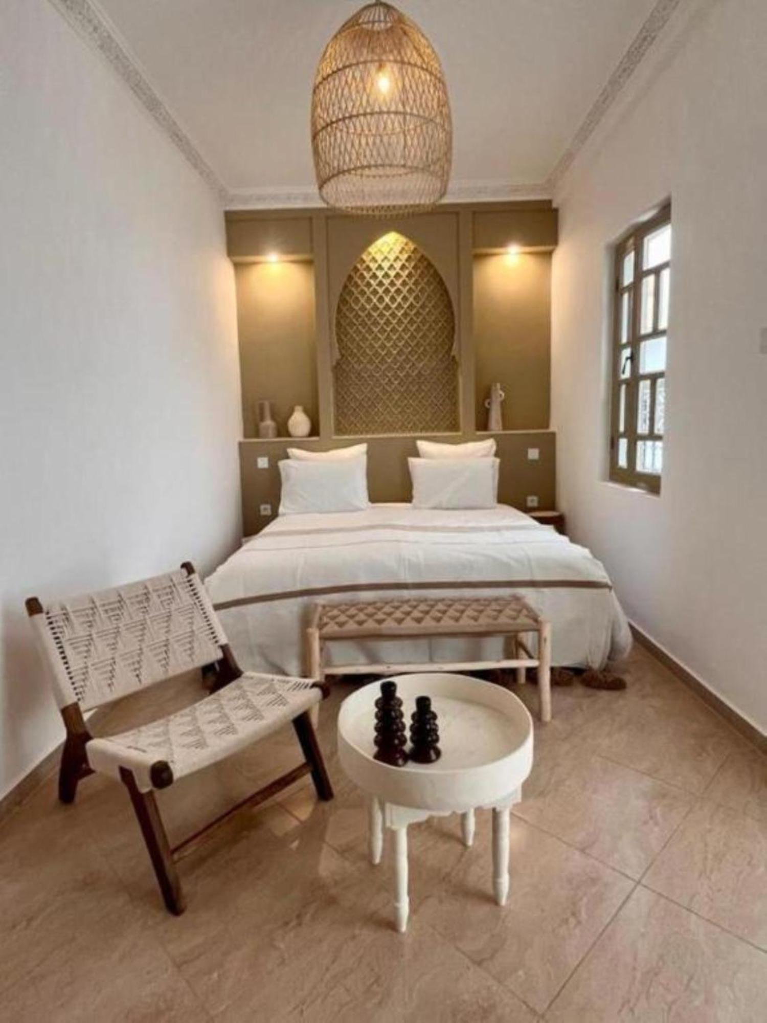 Chambre Double ou Lits Jumeaux avec Salle de Bains Privative
