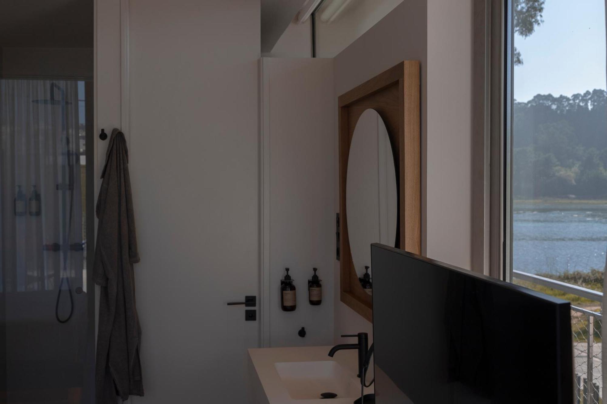 Deluxe Double Room with Side Sea View,1537670089:JPEG