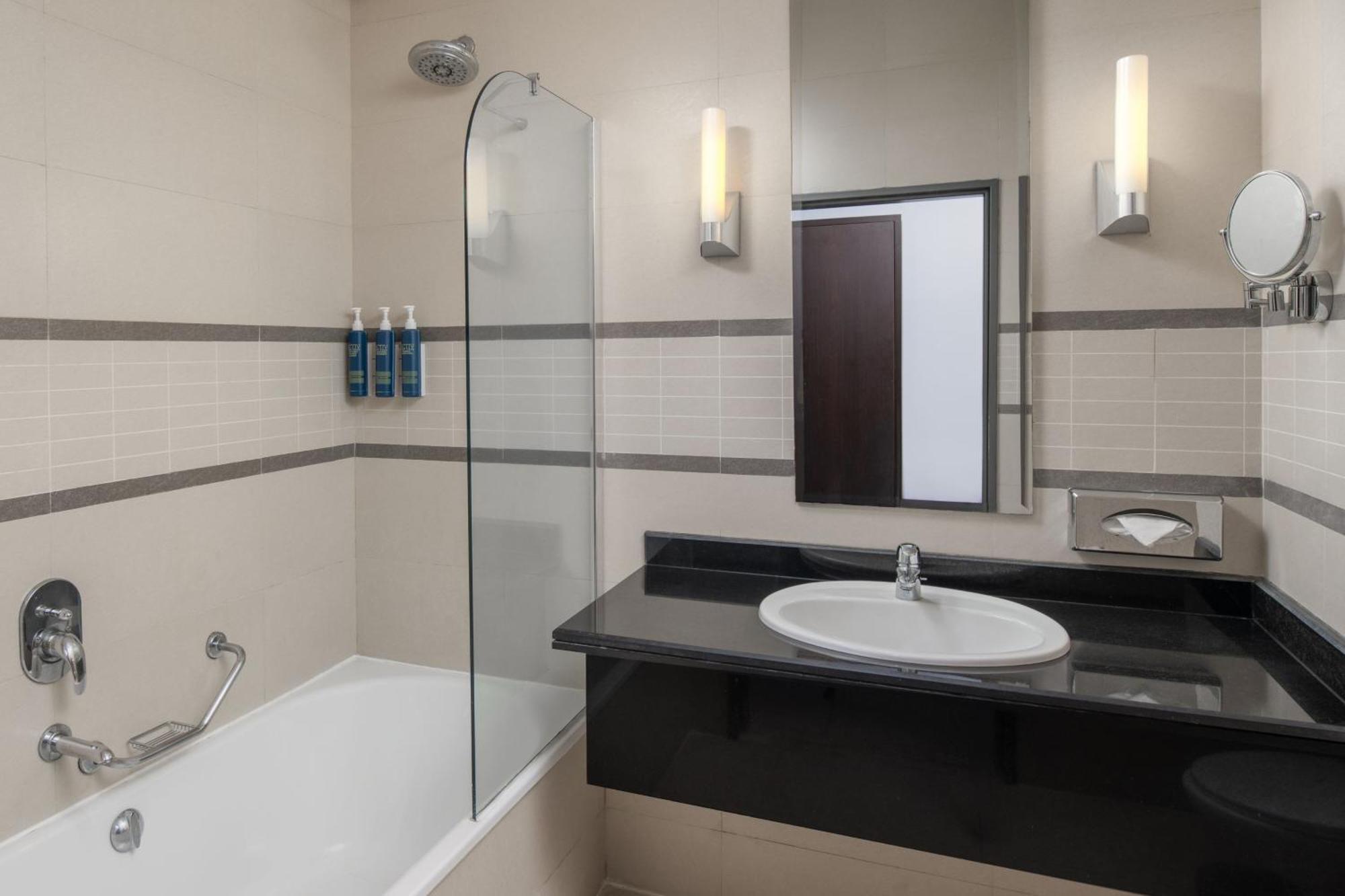 Executive King Room with City View - Executive Lounge Access