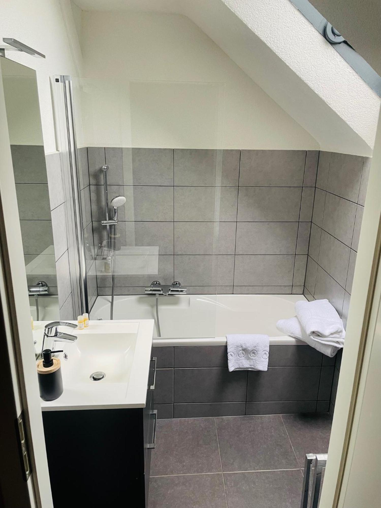 Chambre Deluxe (2 Adultes + 1 Enfant)