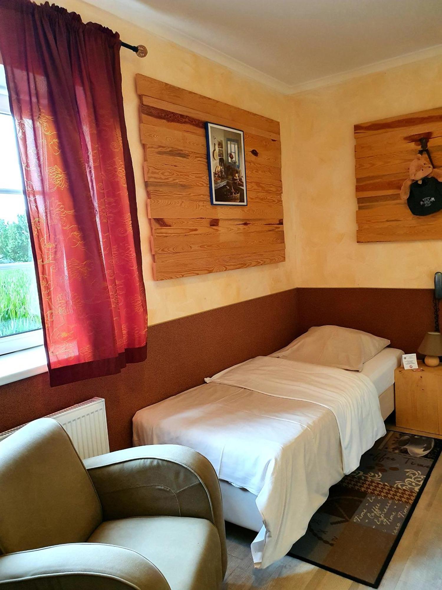 Single Room,1539655624:JPEG