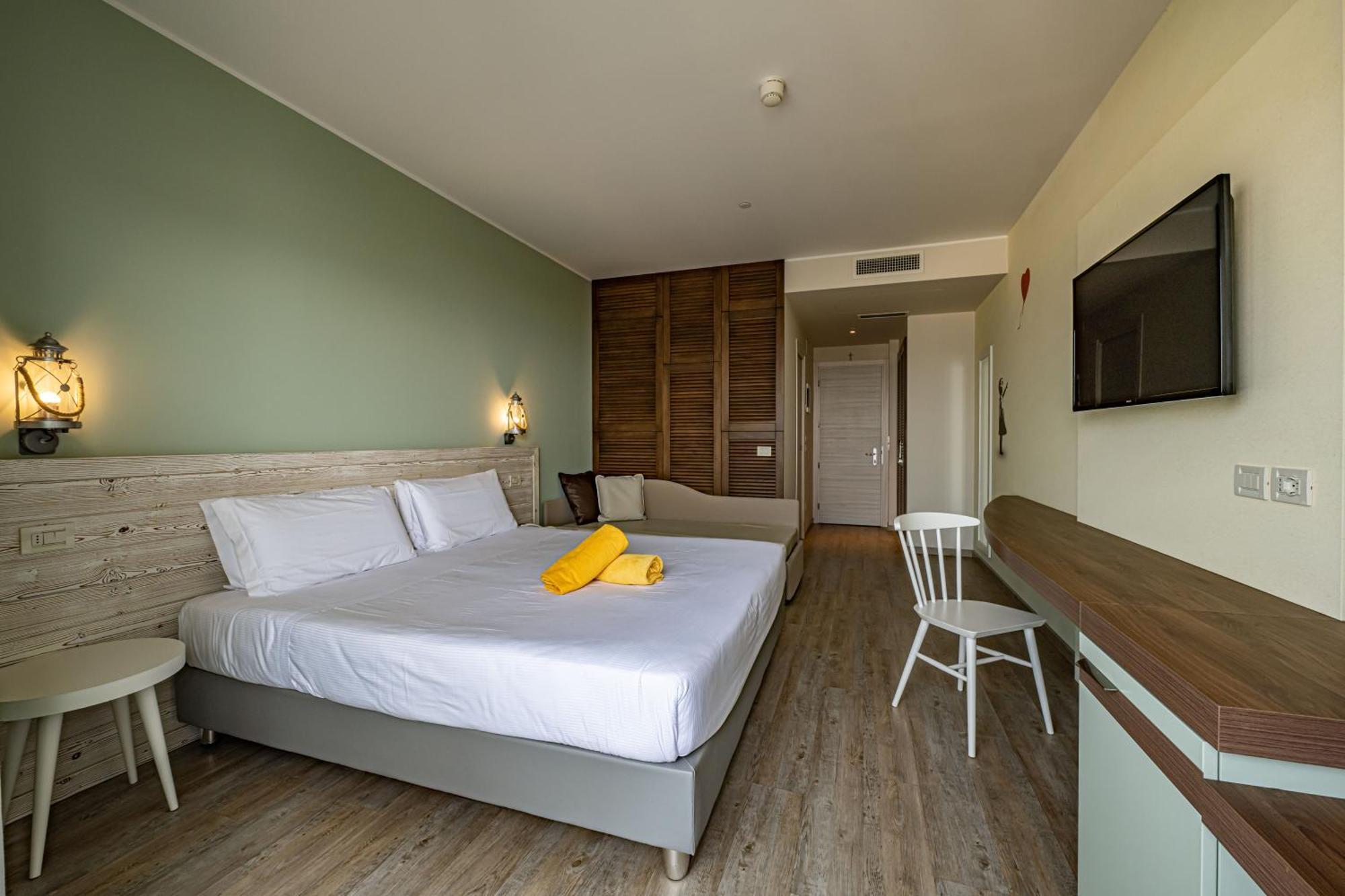 Superior Double or Twin Room,1540893397:JPEG