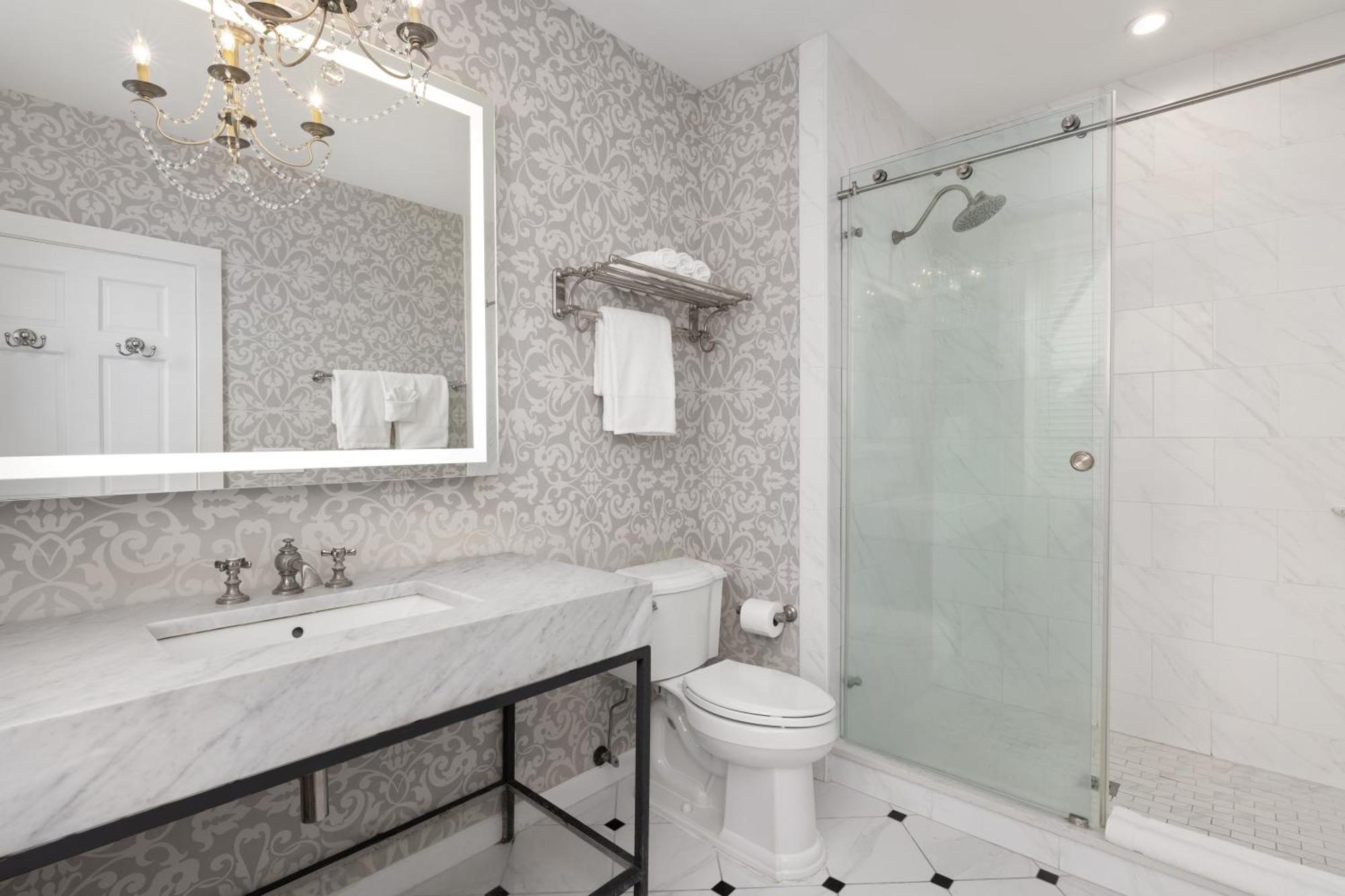 Queen Suite with Two Queen Beds - John Wesley Suite