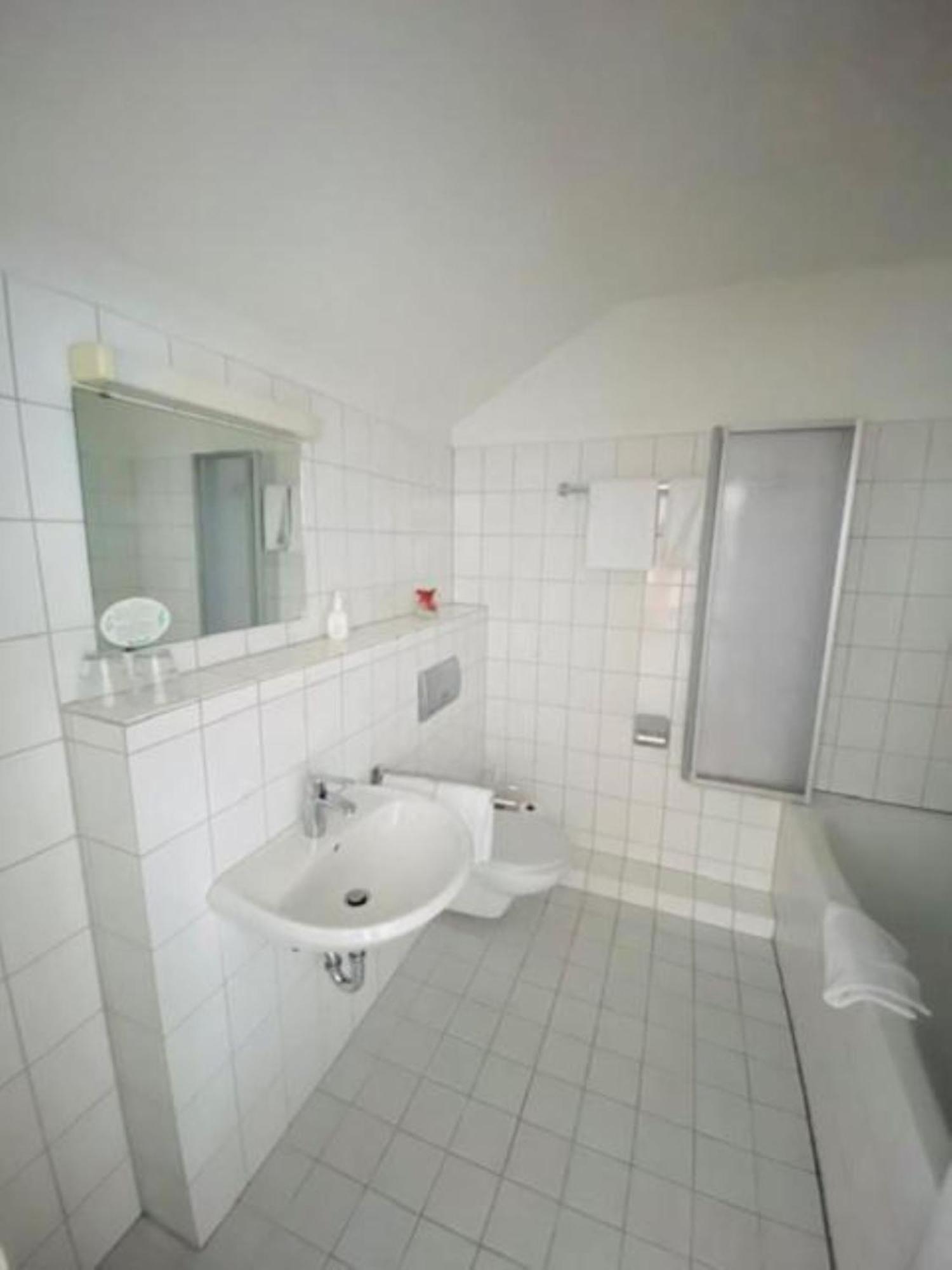 Family Room,1541455240:JPEG