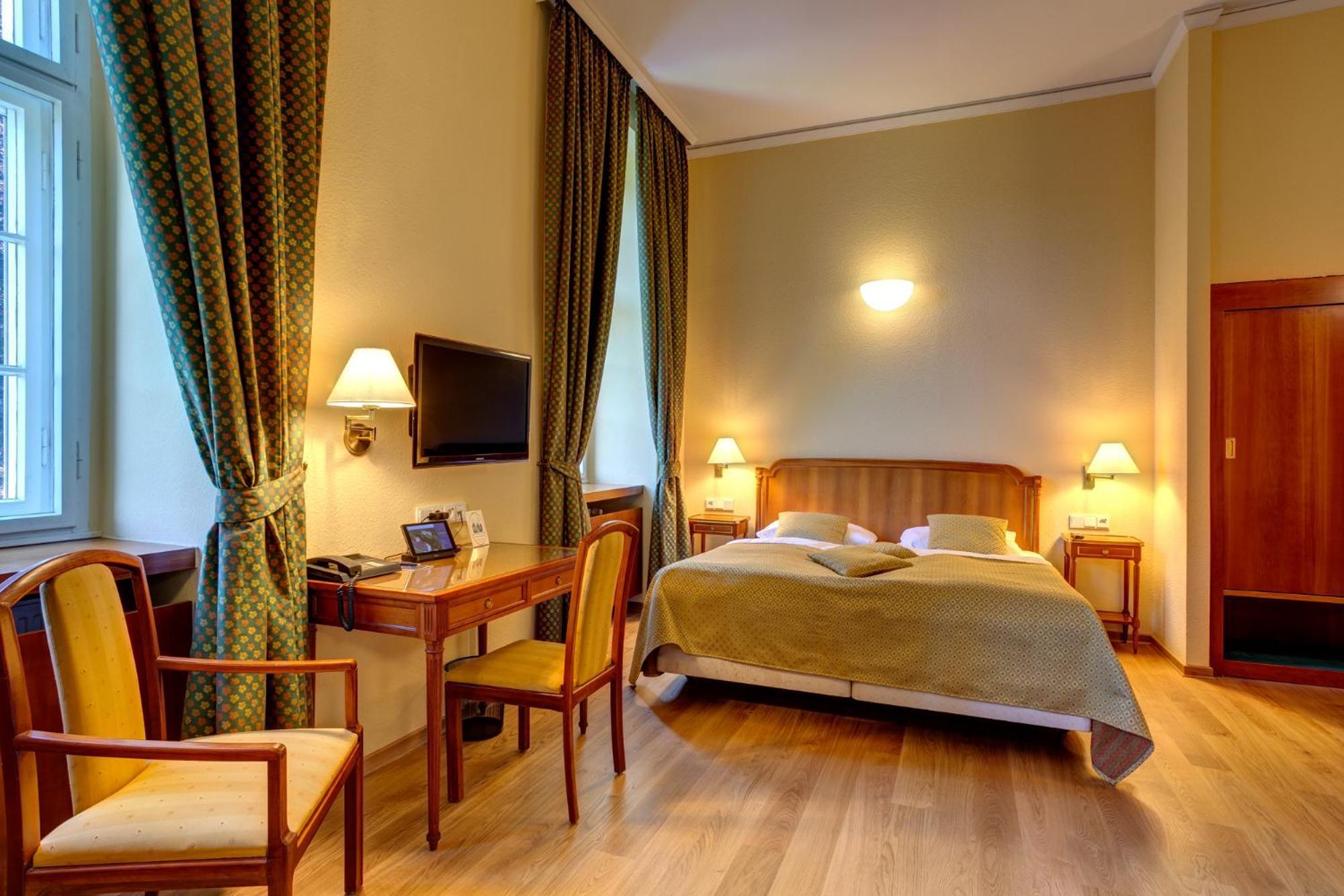 Double Room,1374889685:JPEG