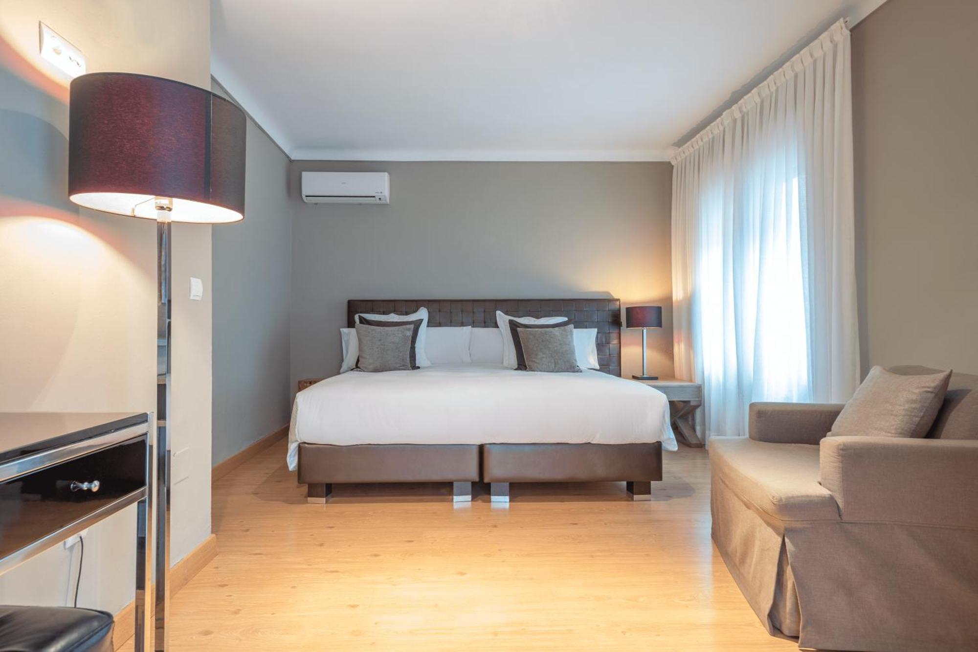 Kamer met Kingsize Bed en Balkon