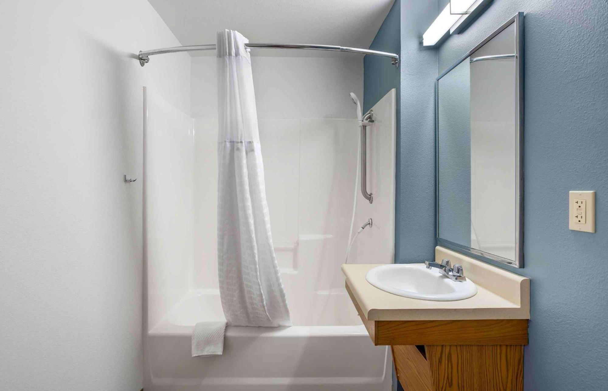 Double Room with Two Double Beds - Non-Smoking