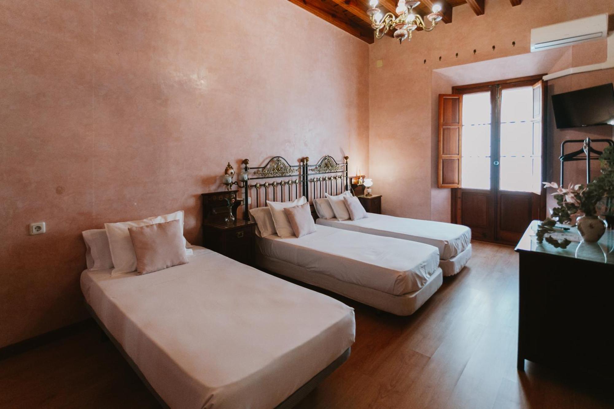 Comfort Dreibettzimmer mit Dusche