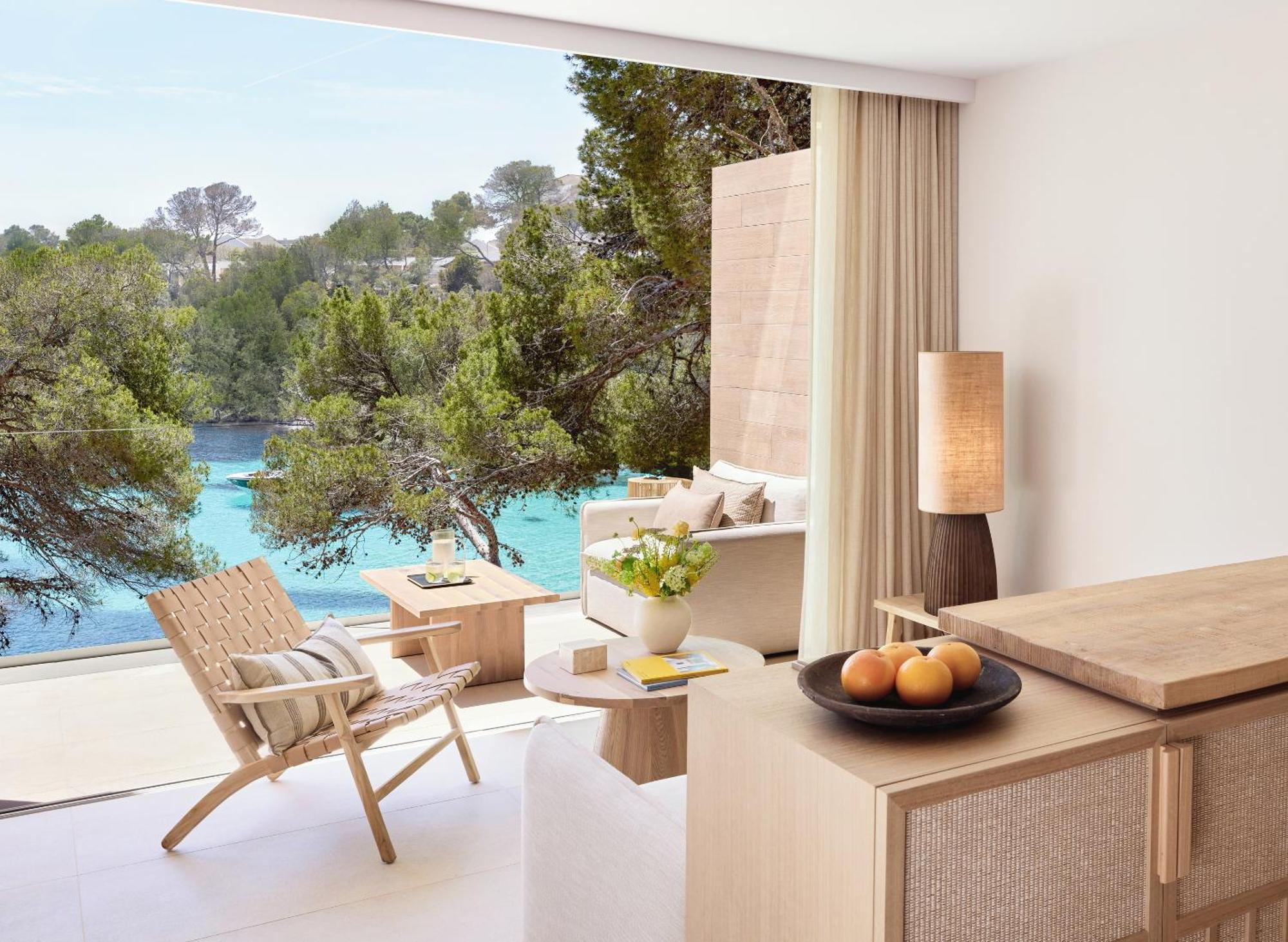 Deluxe Junior Suite Partial Sea View