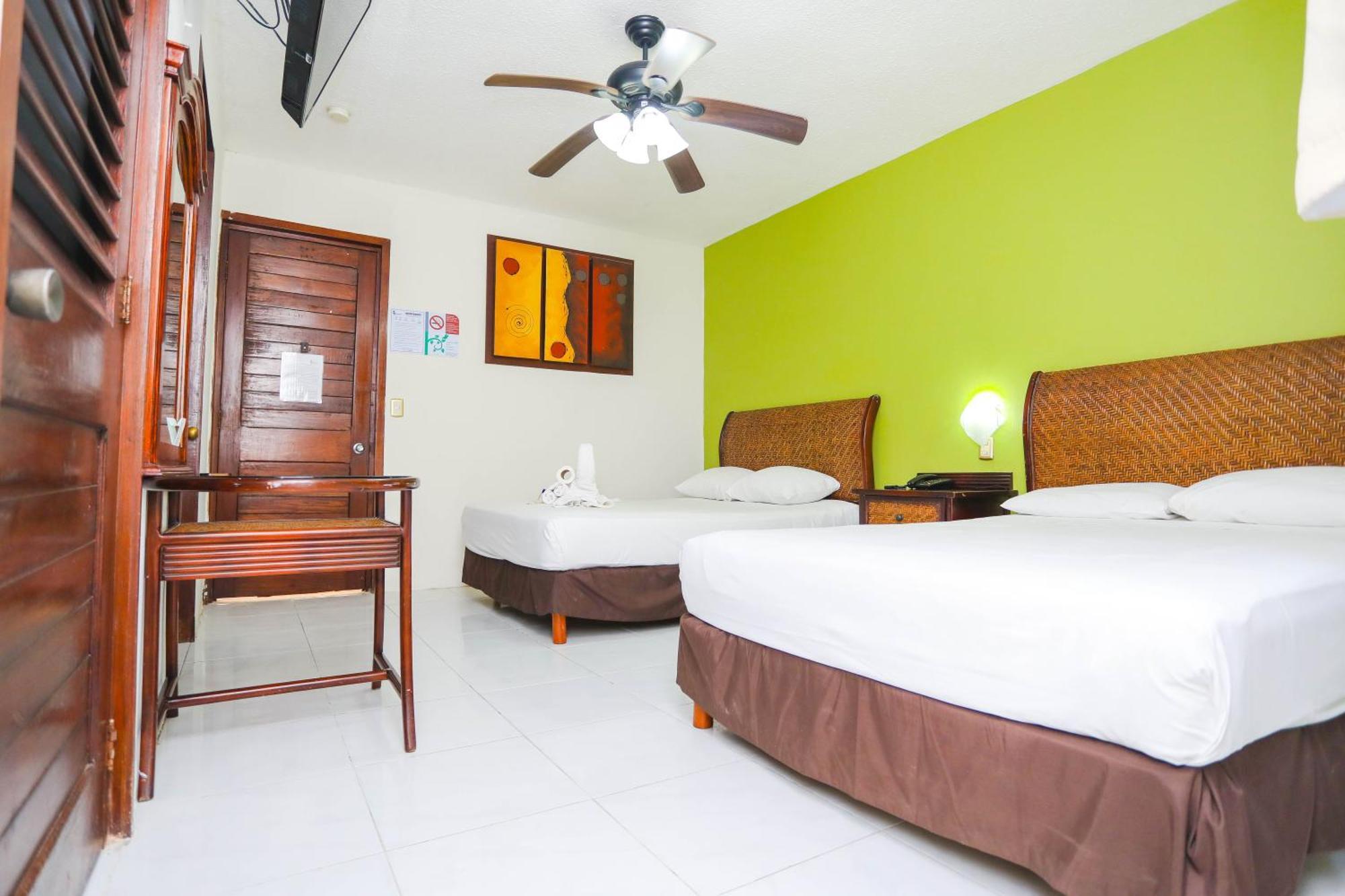 Quarto Duplo com 2 Camas de Casal
