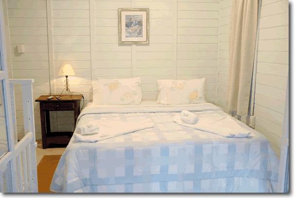Quarto com Cama de Casal ou 2 de Solteiro