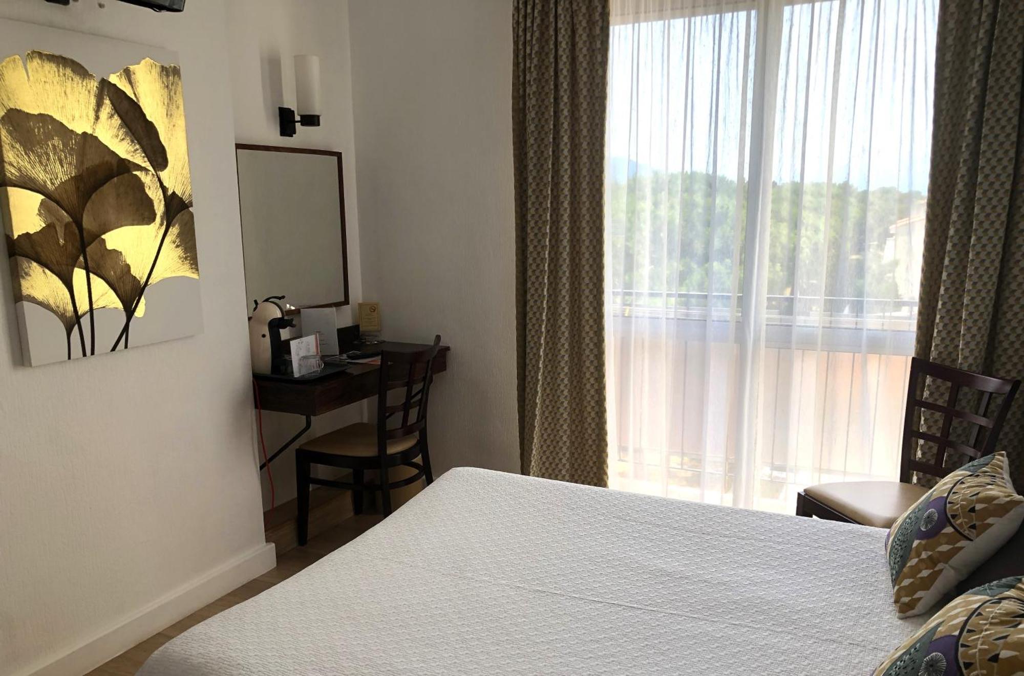 Double Room Pool View