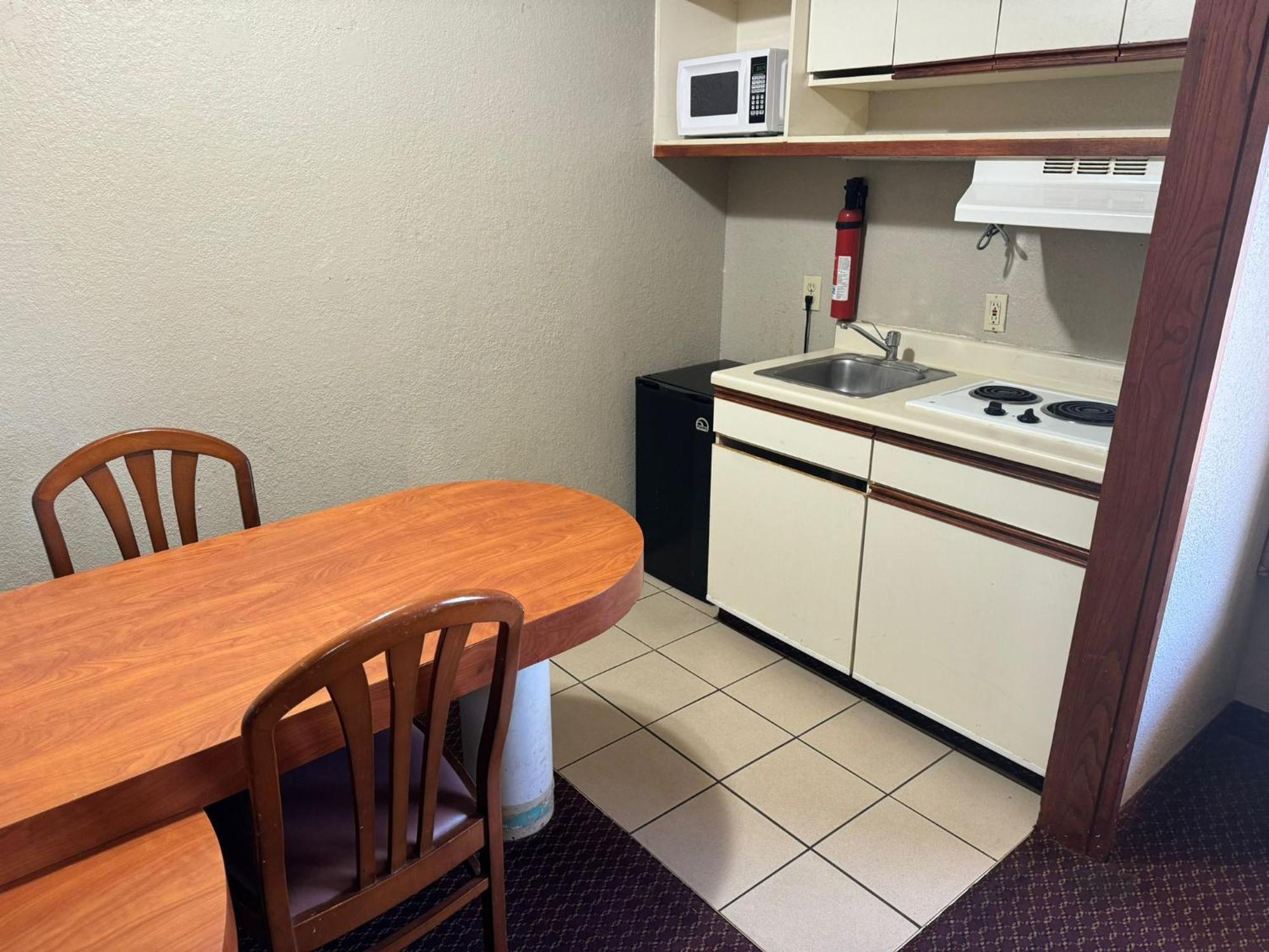 Efficiency Double Suite Two Double Beds Accessible or Non-Smoking,1544095759:JPEG