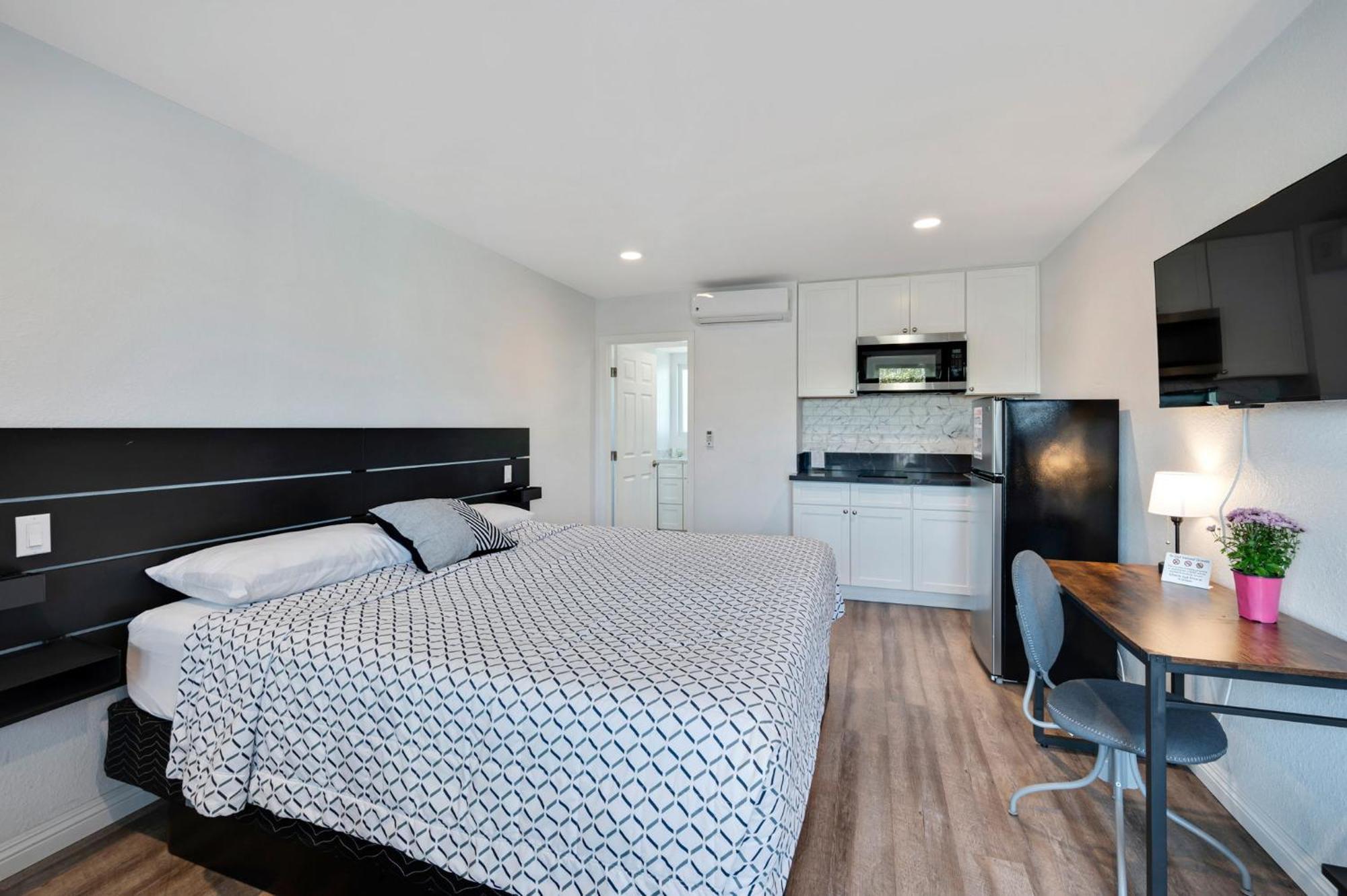 Estudio con cama extragrande