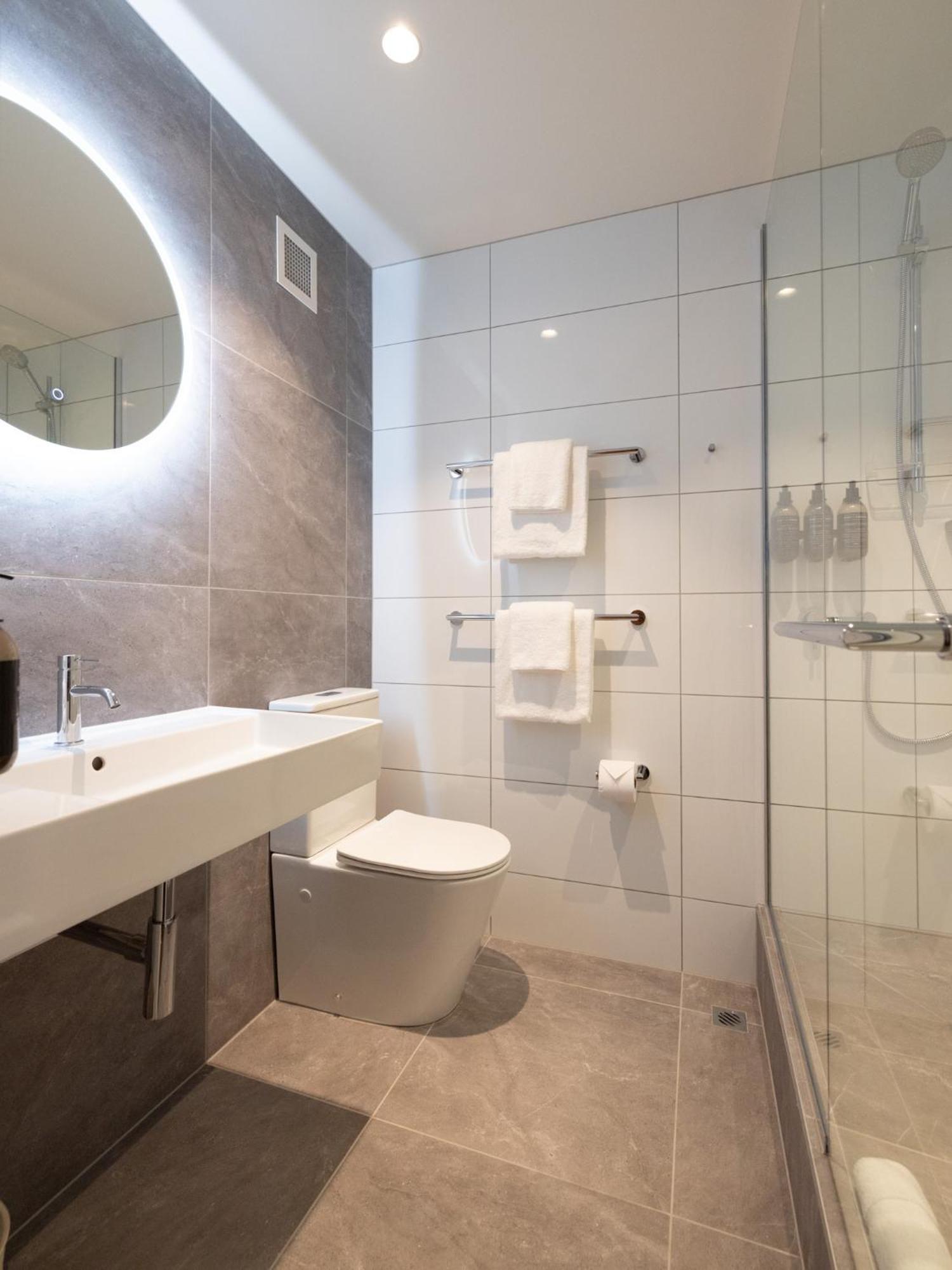 Hébergement Lit King-Size Premium avec Salon