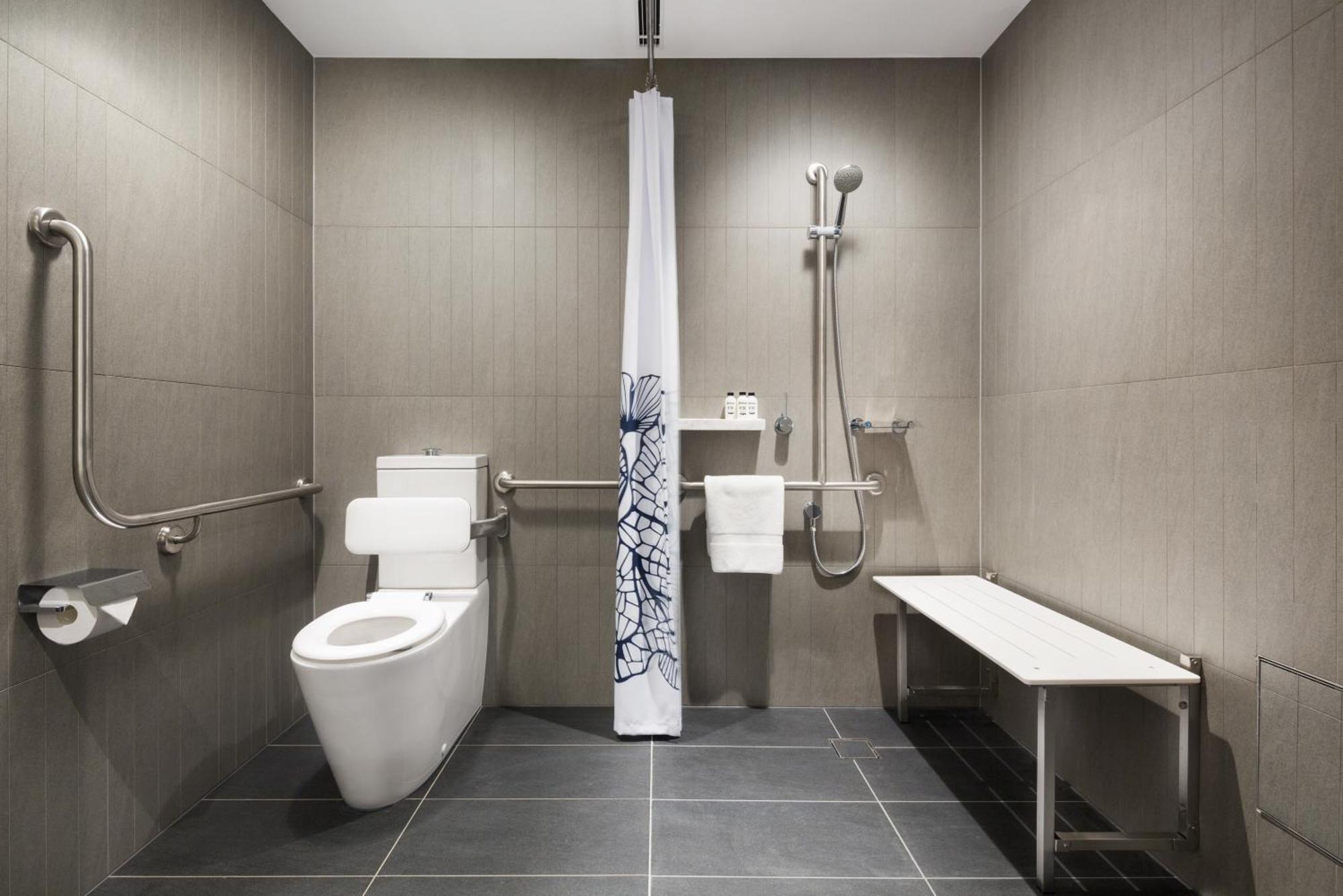 Queen Banksia Deluxe Room - Mobility Accessible,1680675929:JPEG